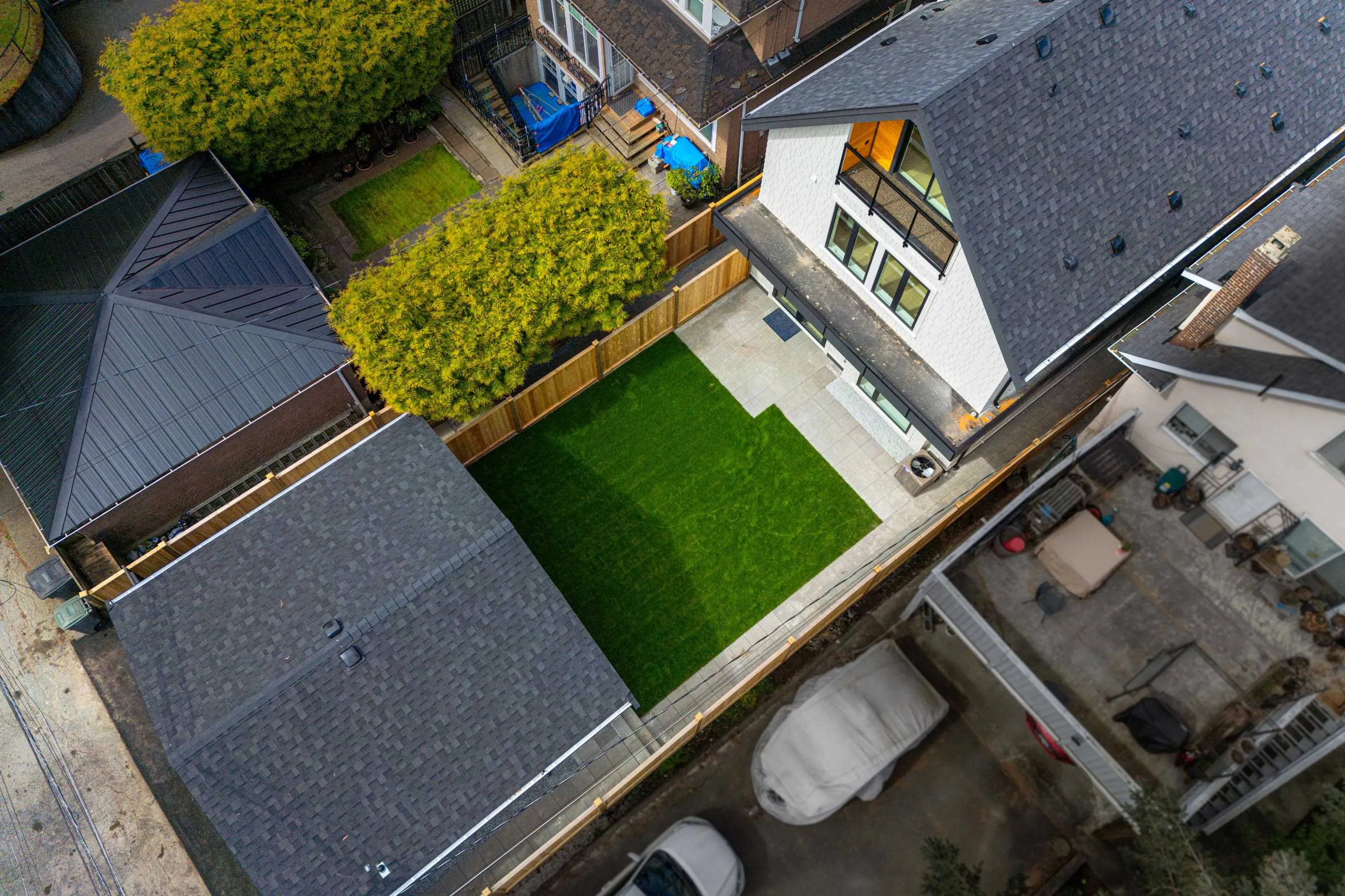 968 W 17th Avenue