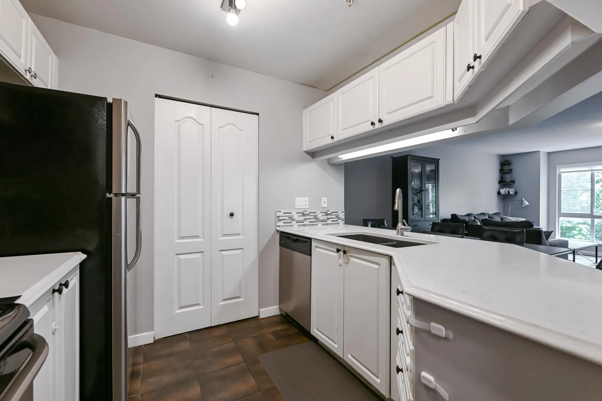 230 19528 Fraser Highway