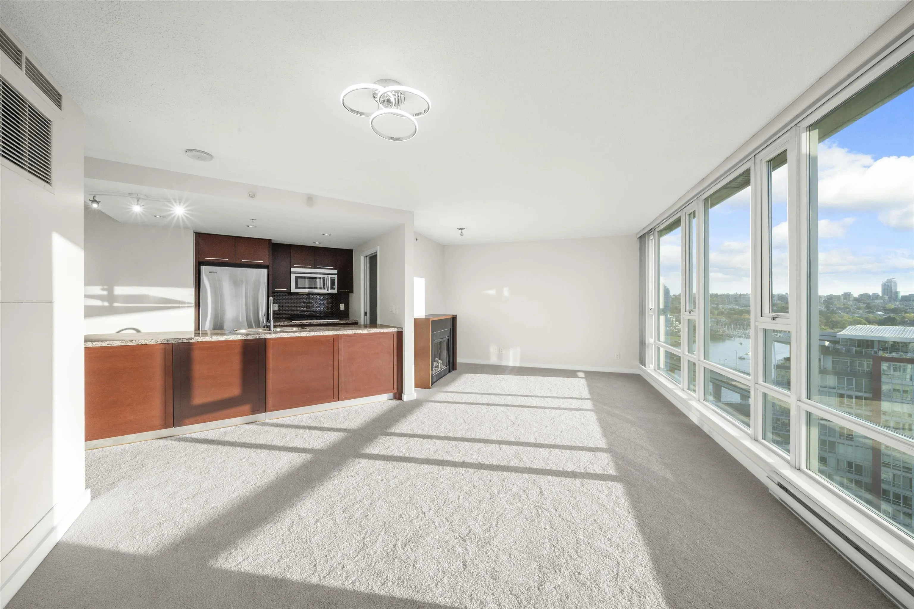 2207 918 Cooperage Way