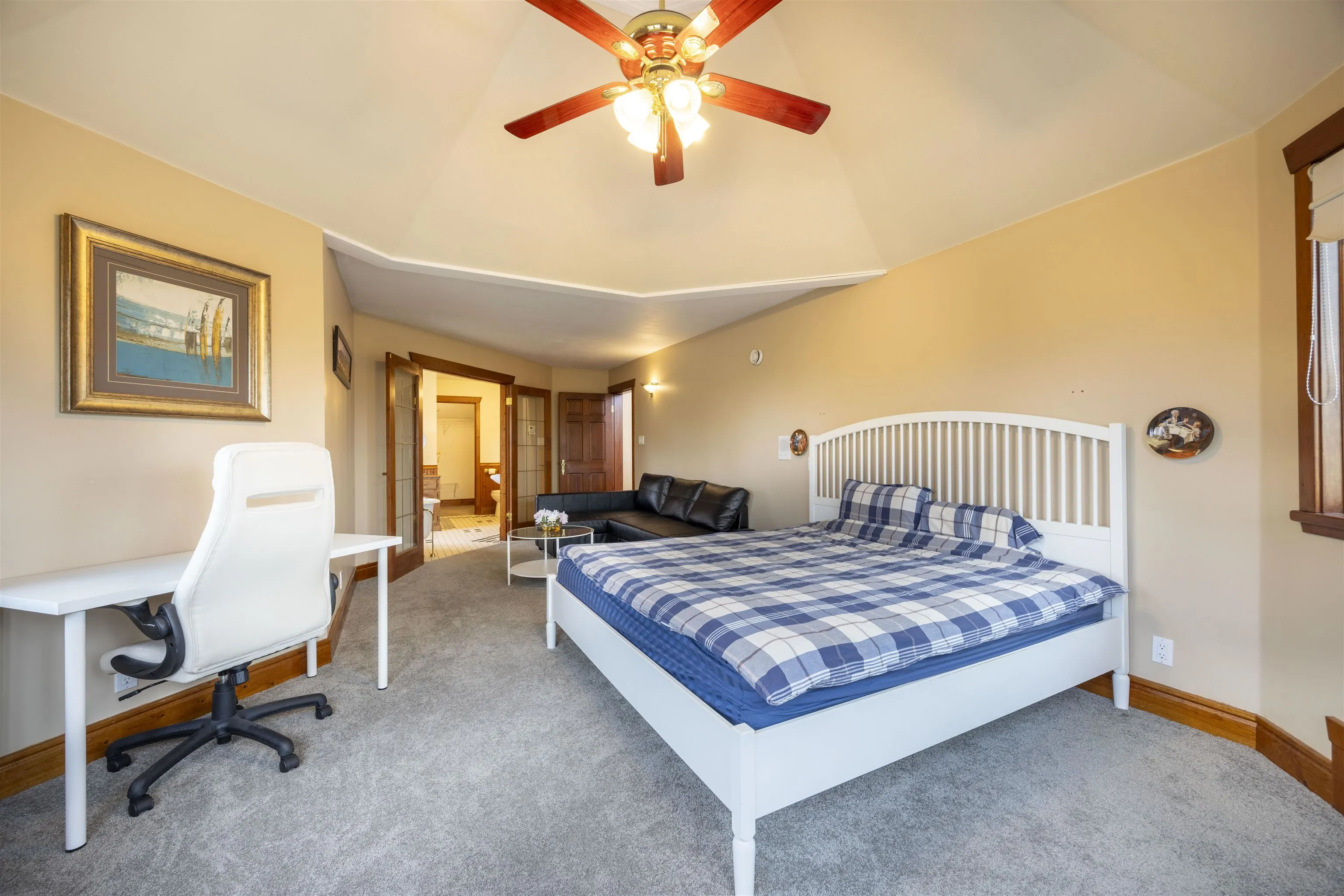 607 Eighteenth Street