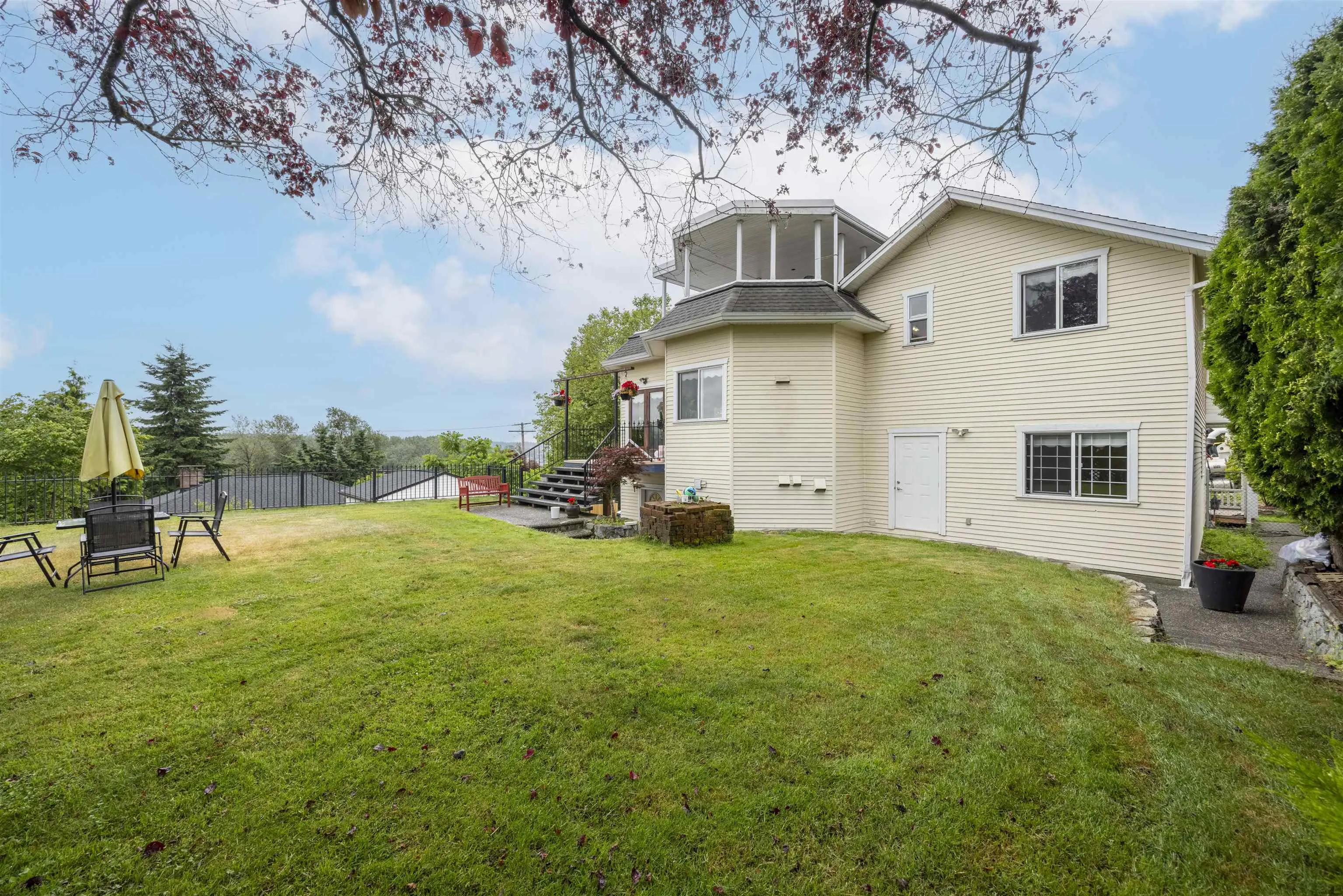 607 Eighteenth Street