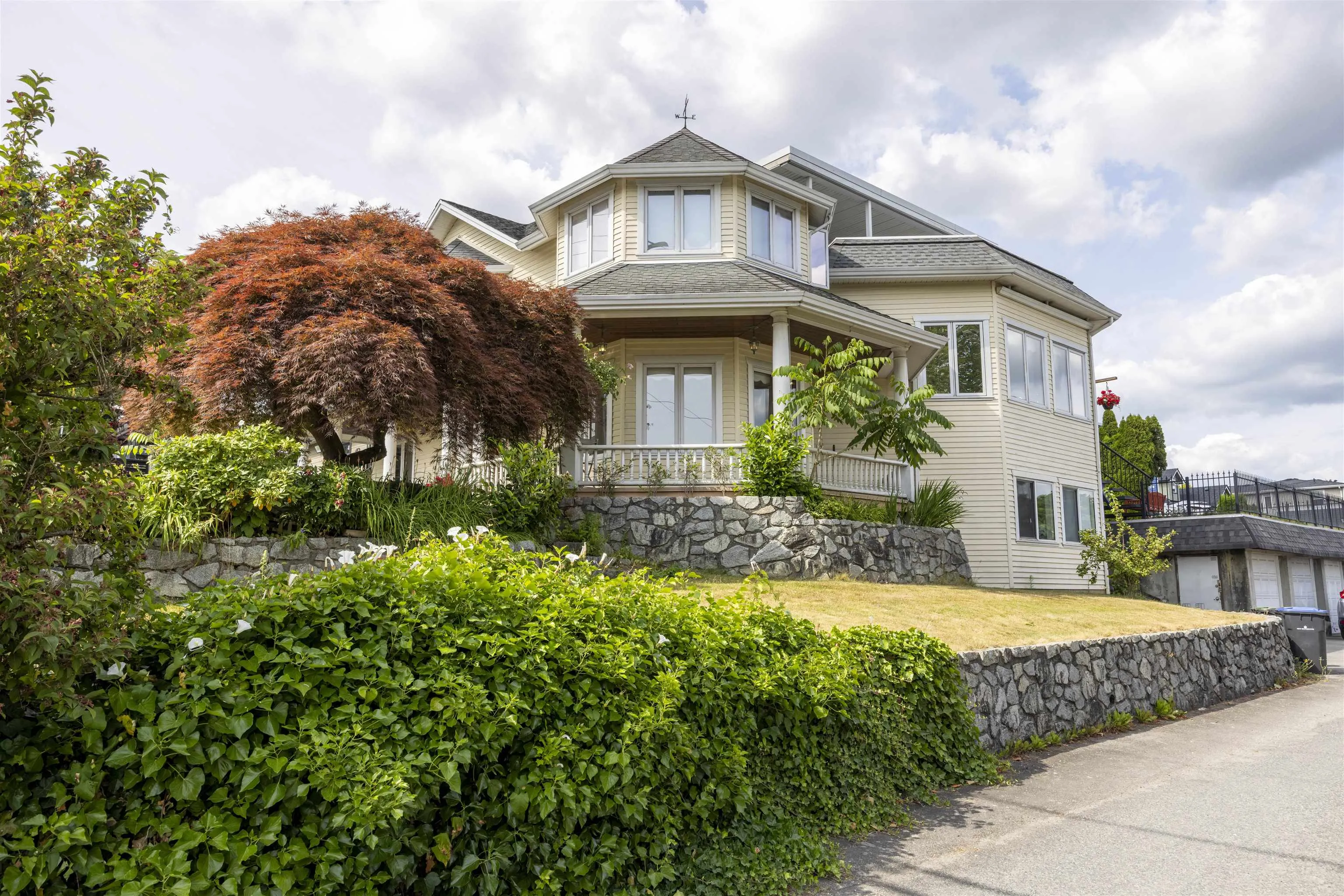 607 Eighteenth Street