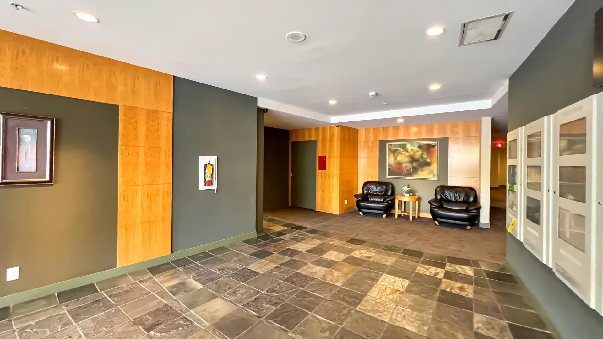 1305 8180 Granville Avenue