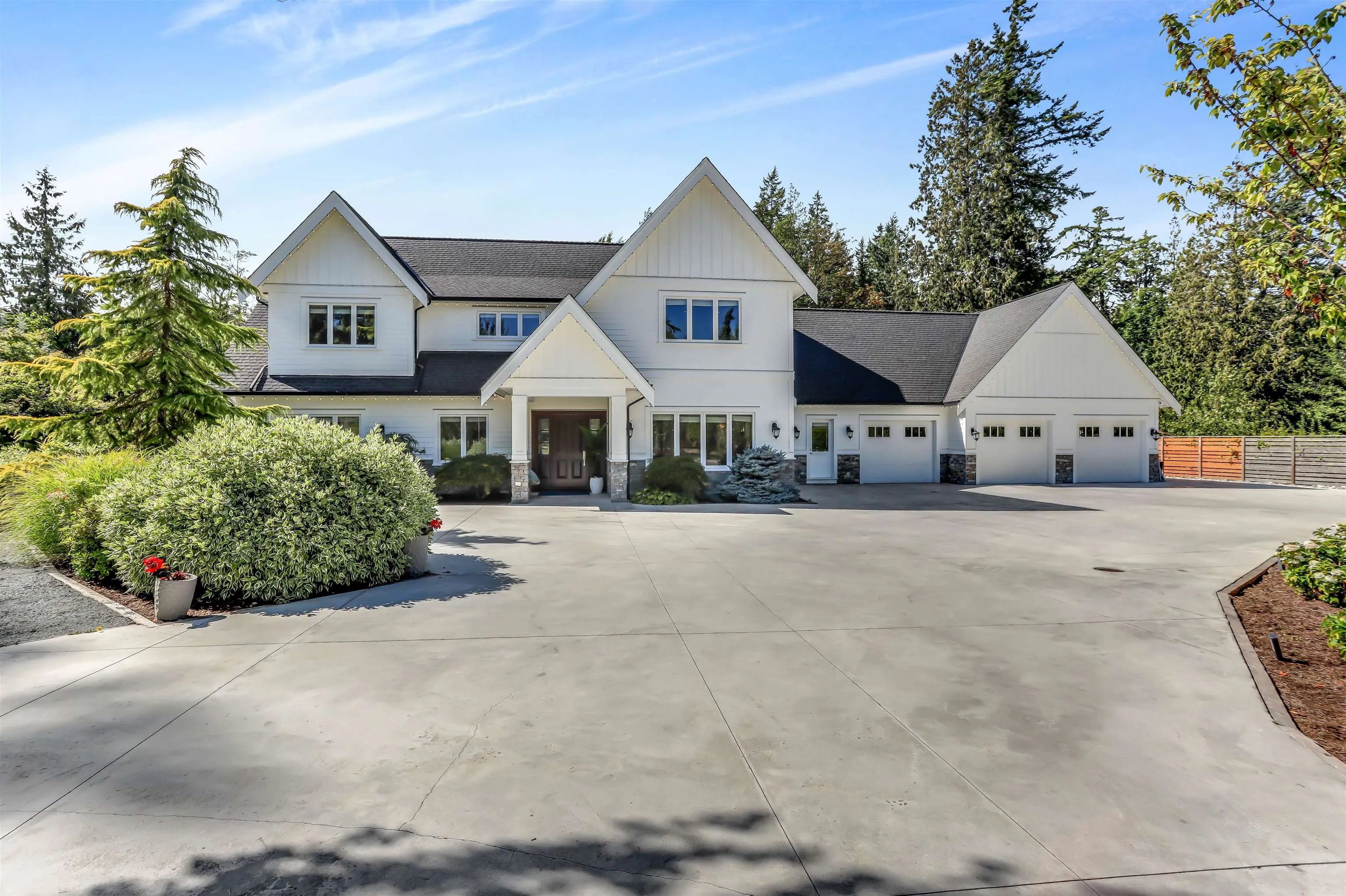 20053 Fernridge Crescent