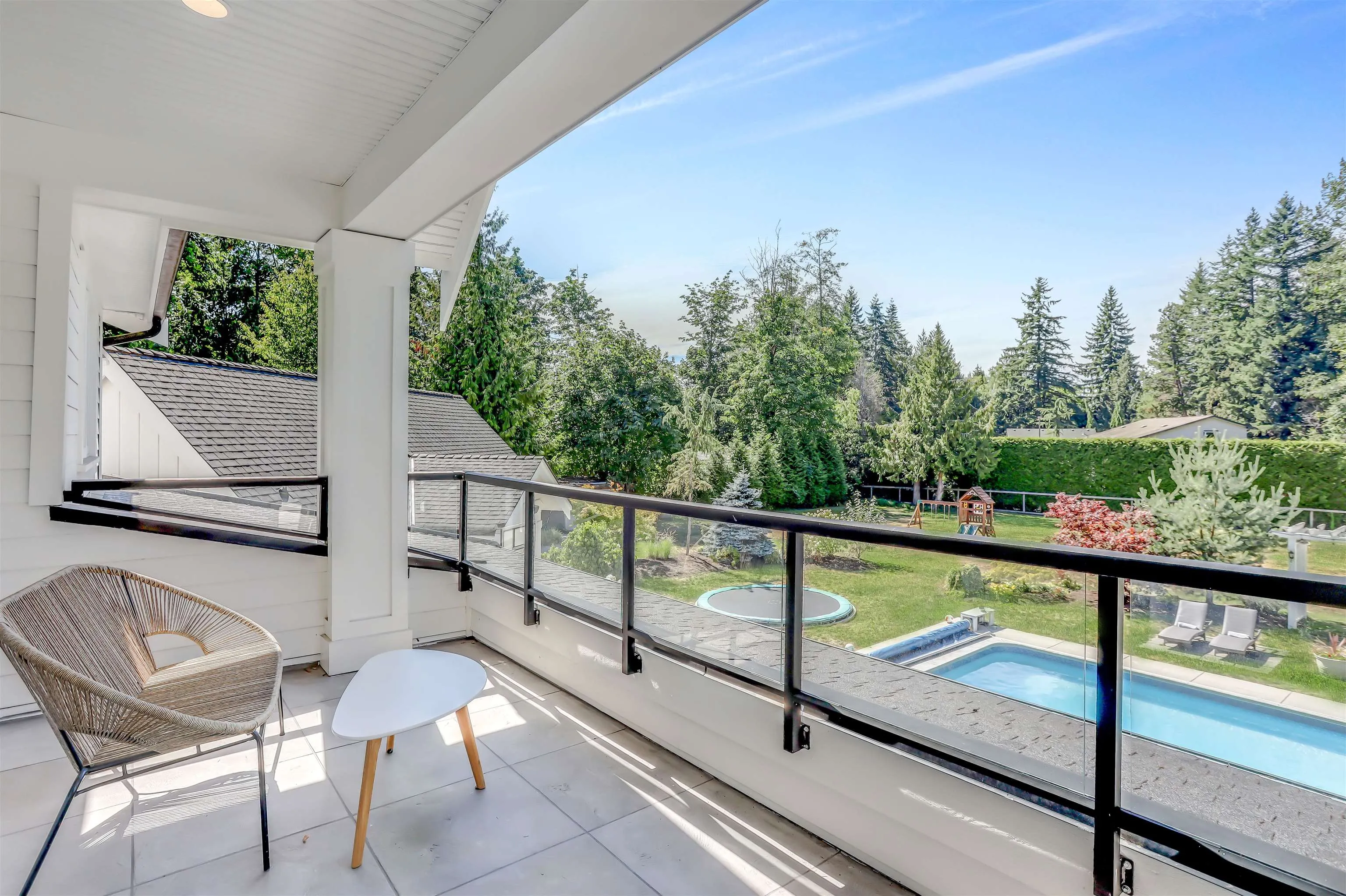20053 Fernridge Crescent