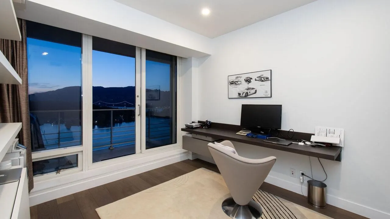 2908 1011 W Cordova Street
