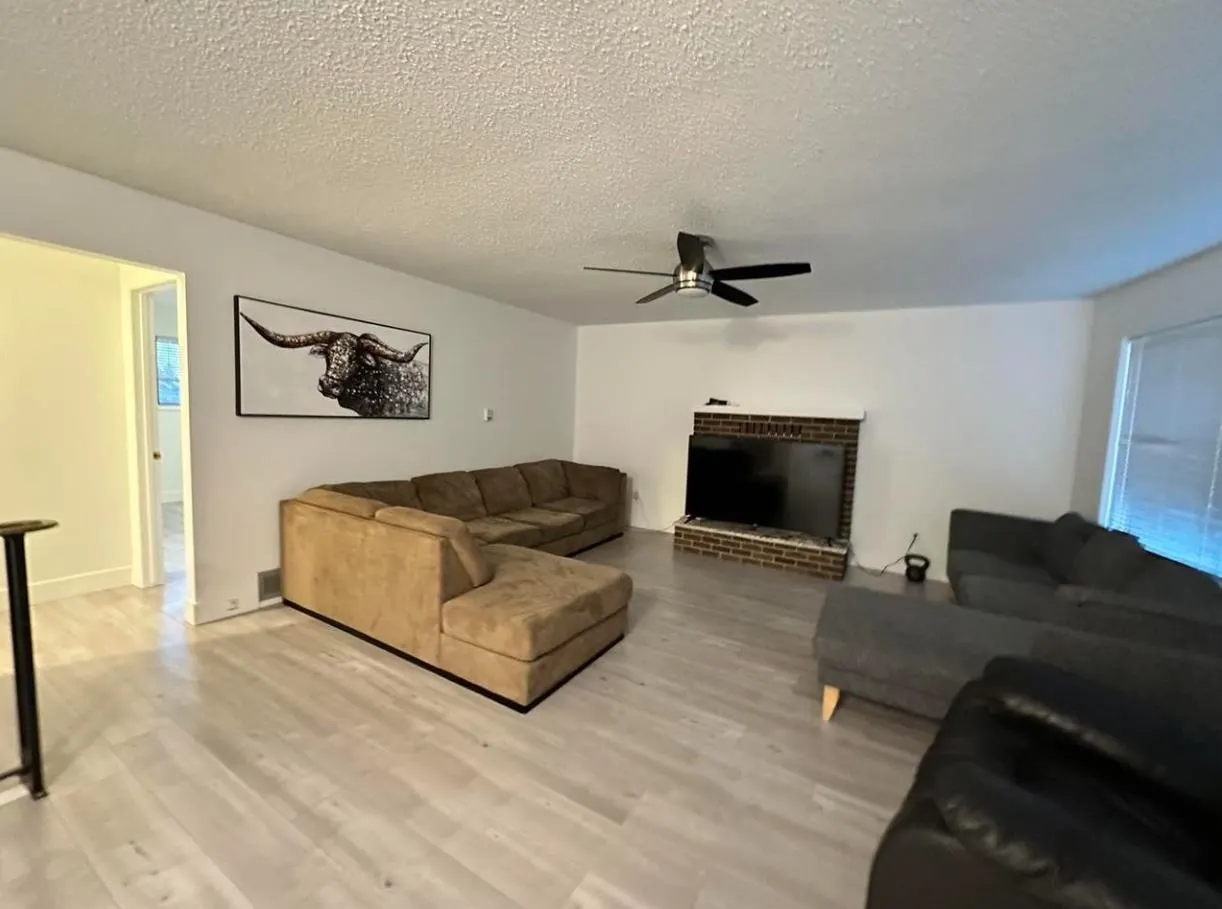 385 Ferry Landing Place