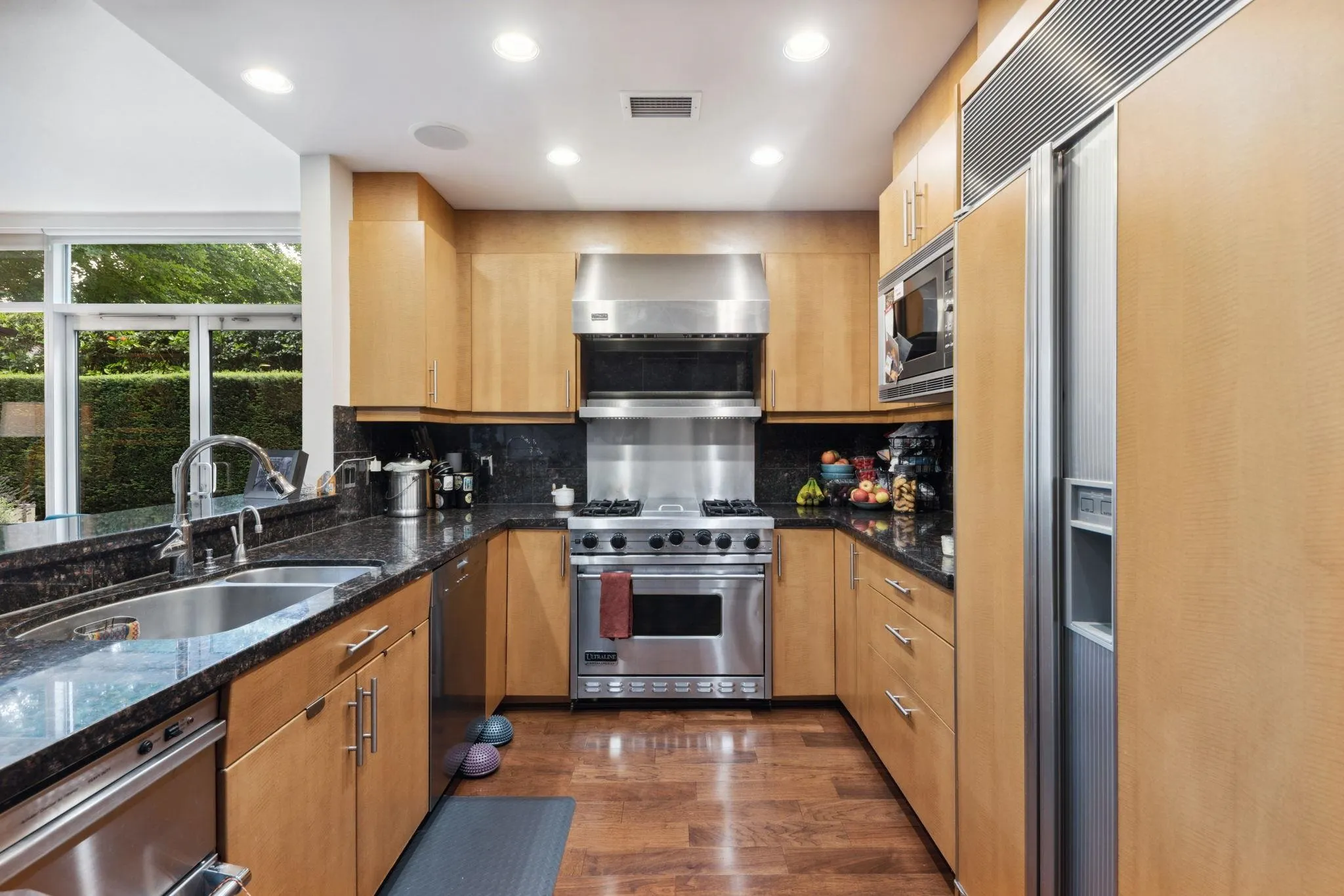 TH12 1233 W Cordova Street