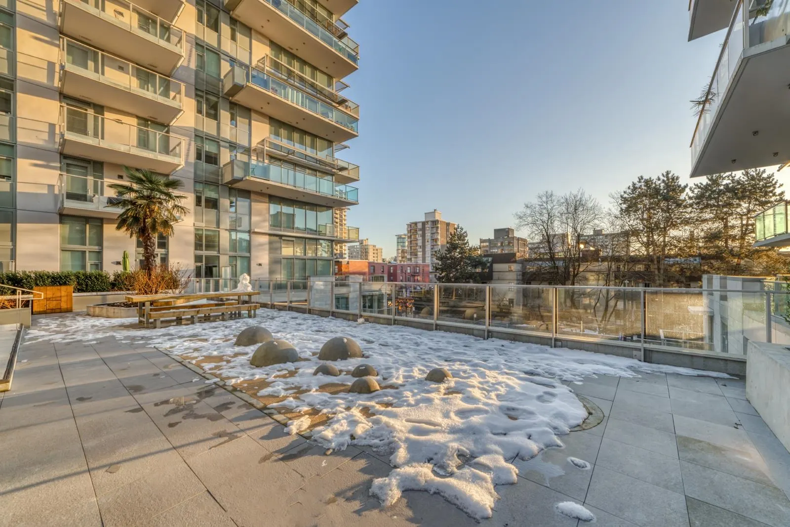 1401 1365 Davie Street