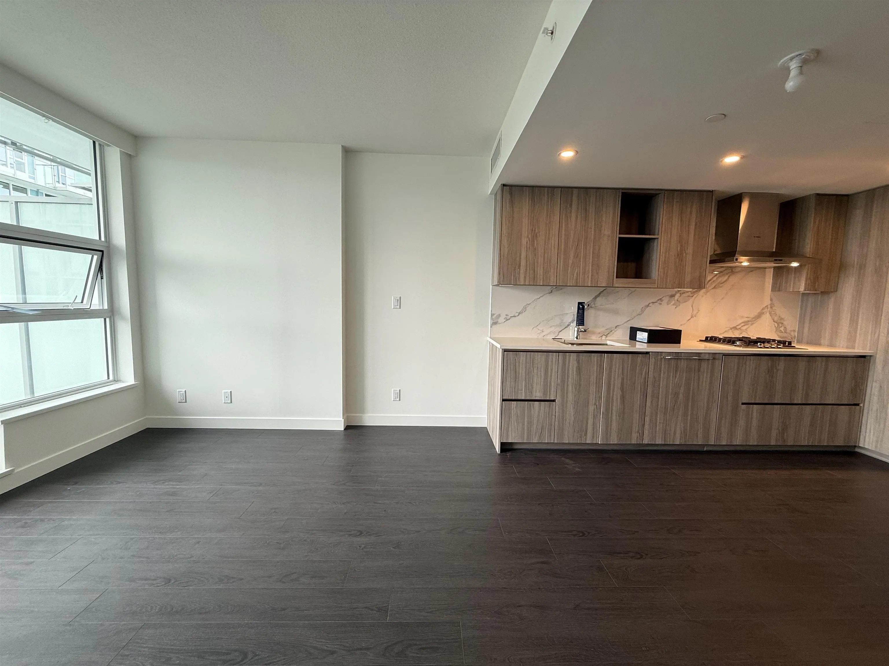 1610 13768 100th Avenue