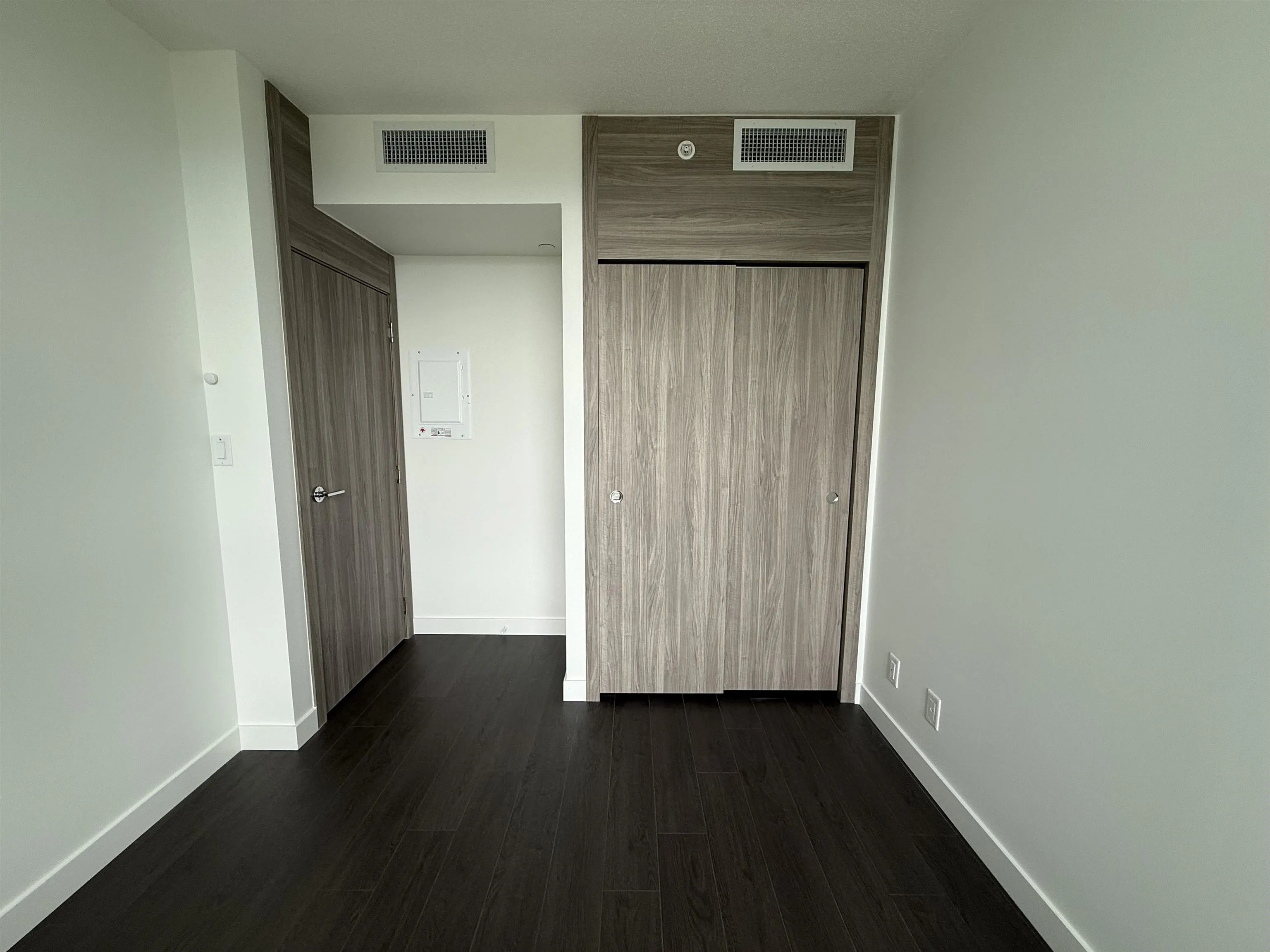 1610 13768 100th Avenue