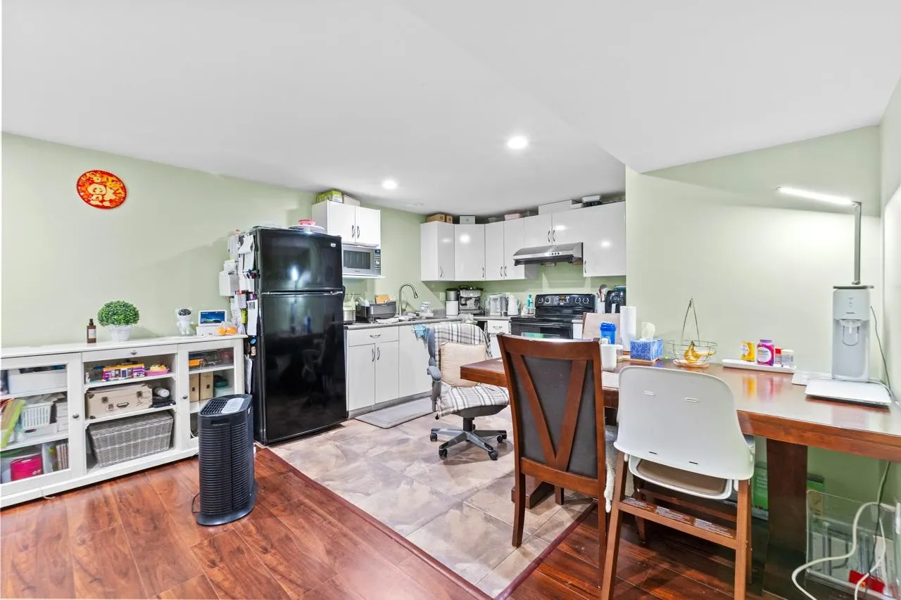4330 Salish Drive