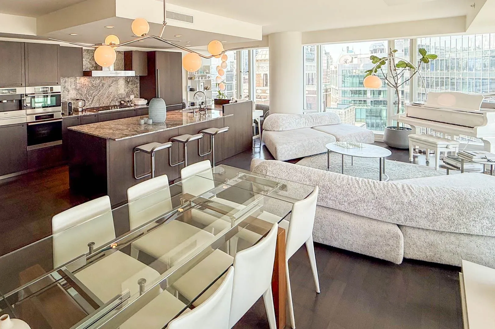 3007 1011 W Cordova Street