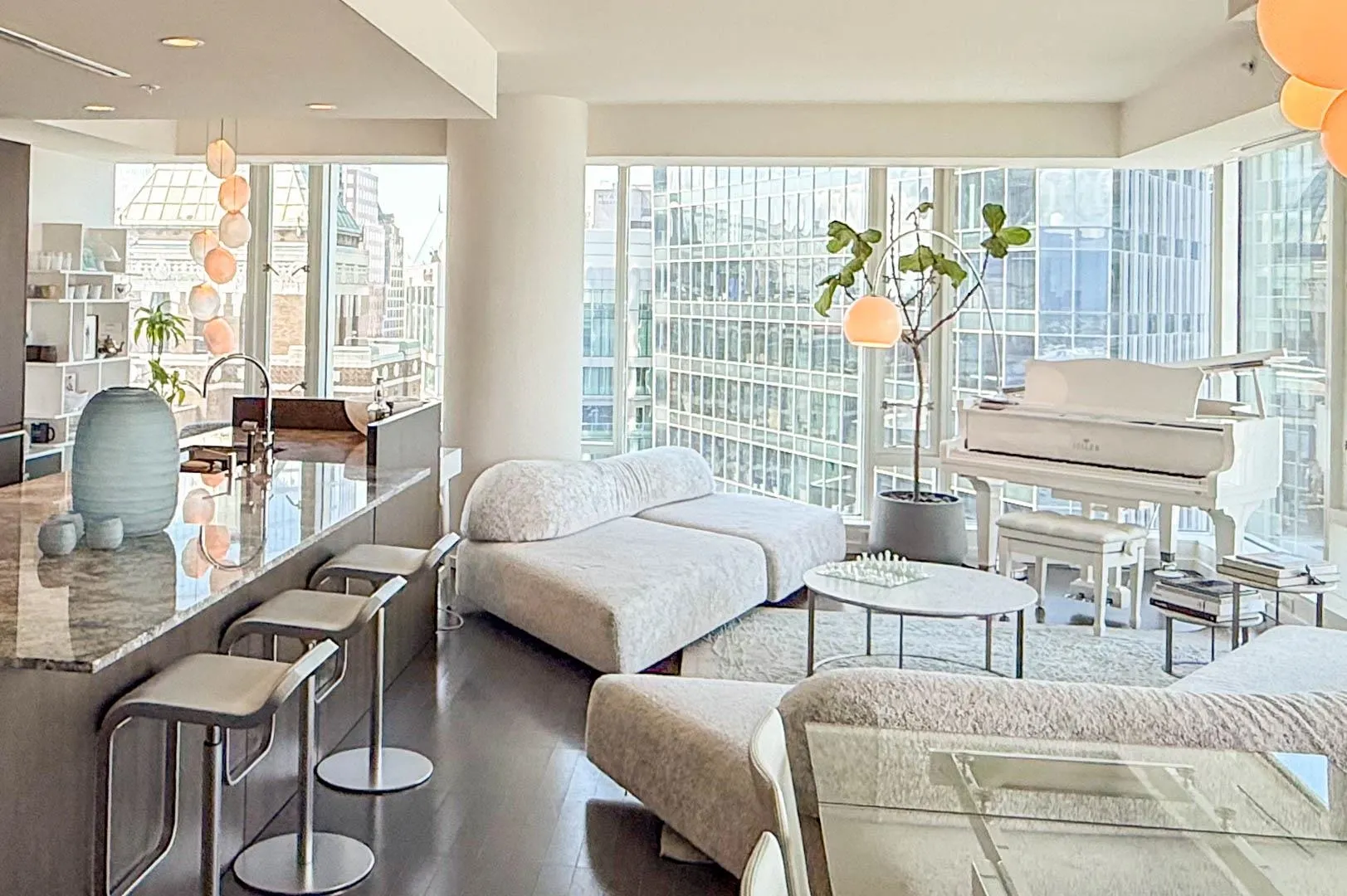3007 1011 W Cordova Street