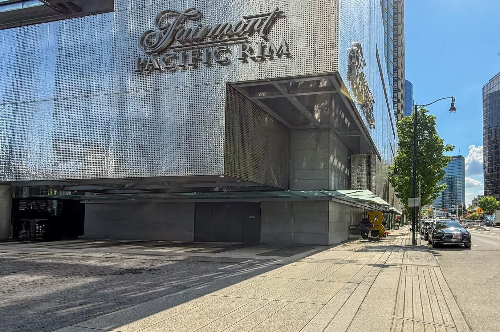 3007 1011 W Cordova Street