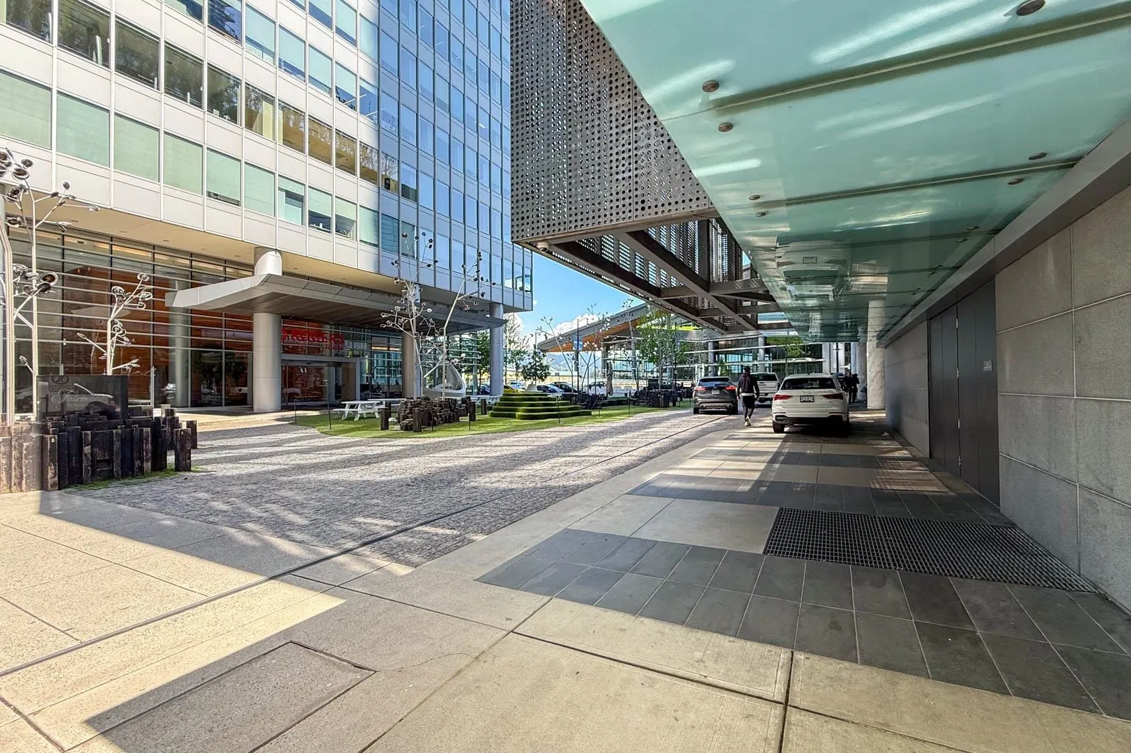3007 1011 W Cordova Street