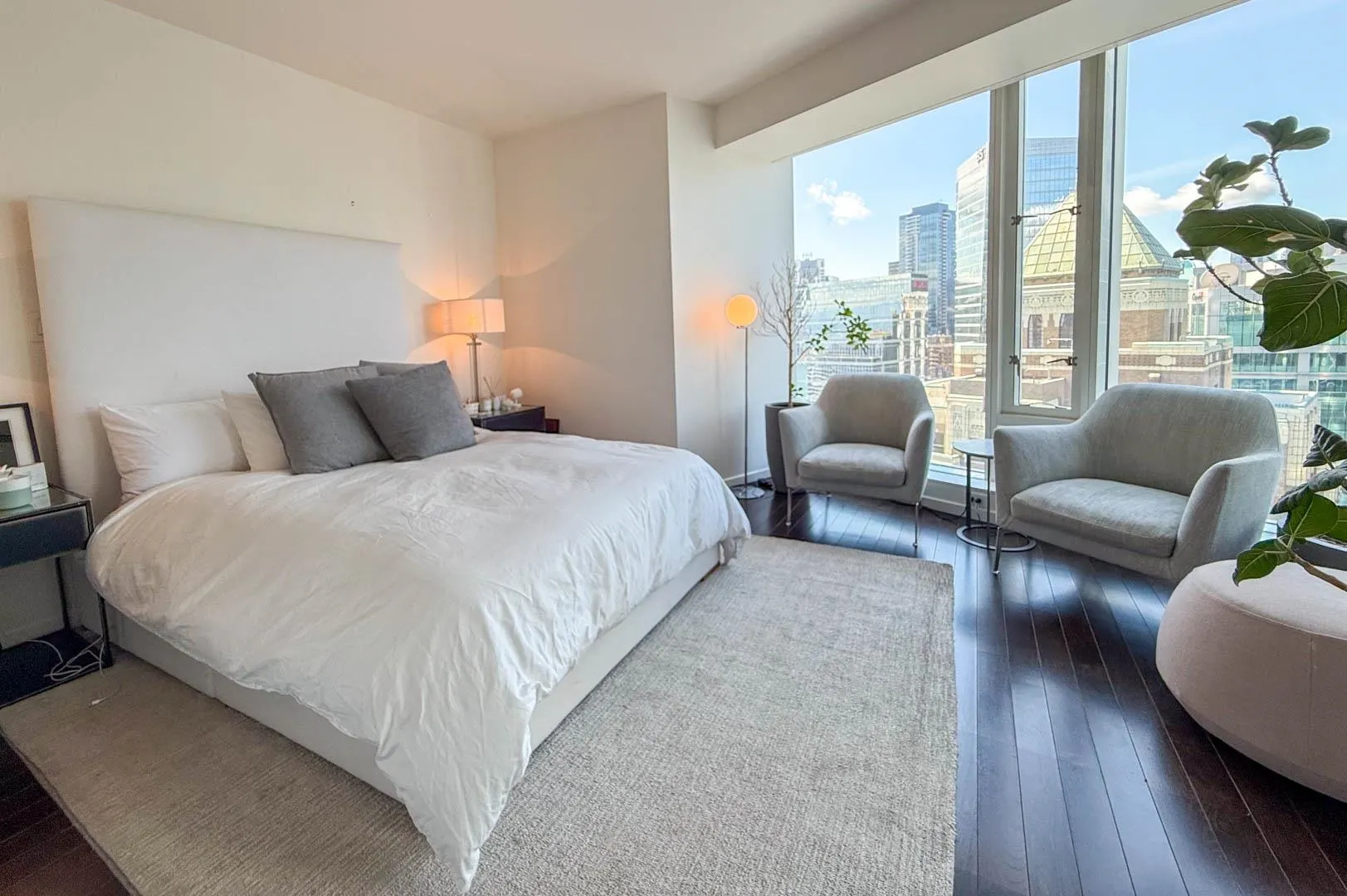 3007 1011 W Cordova Street