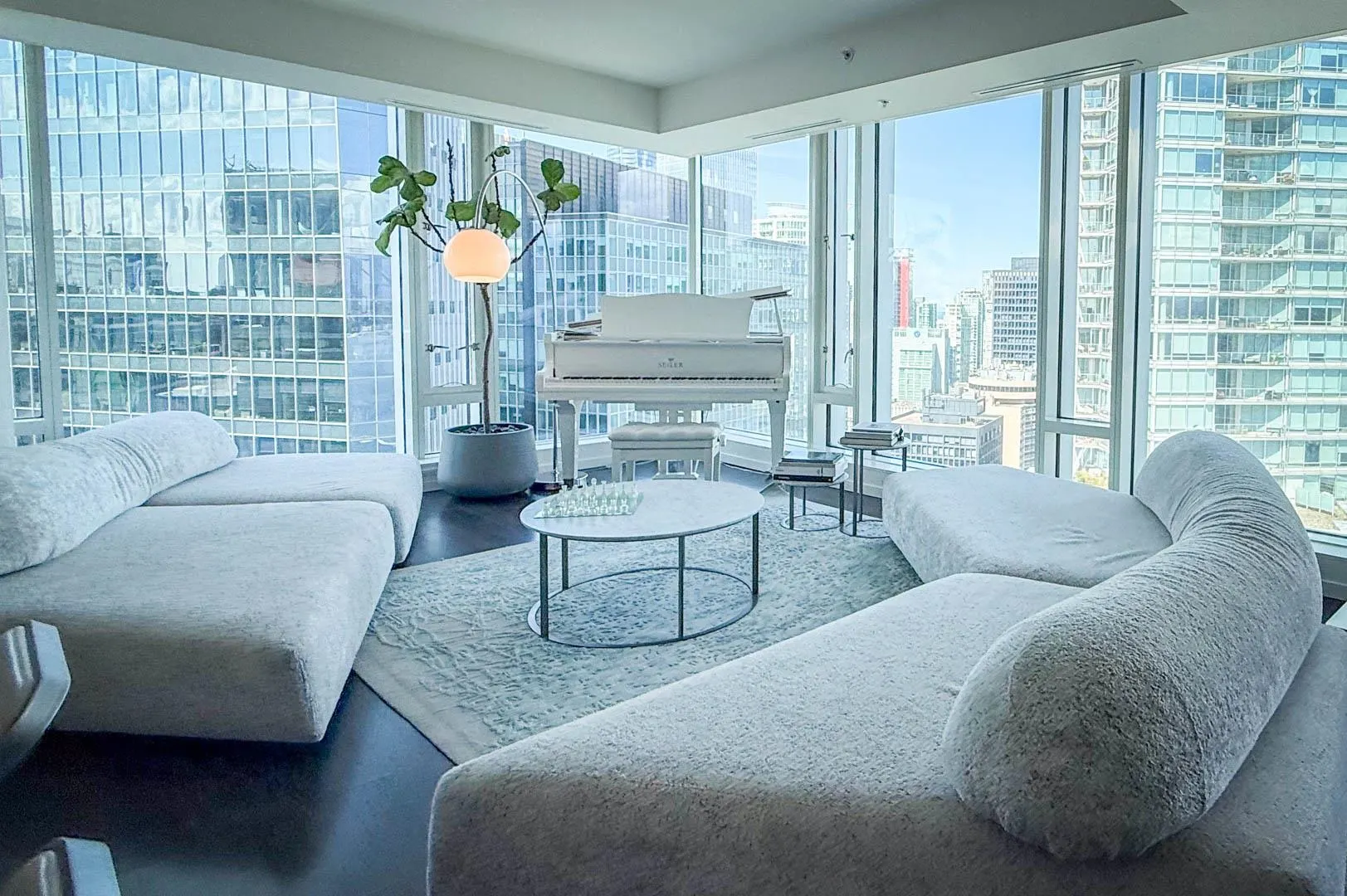 3007 1011 W Cordova Street
