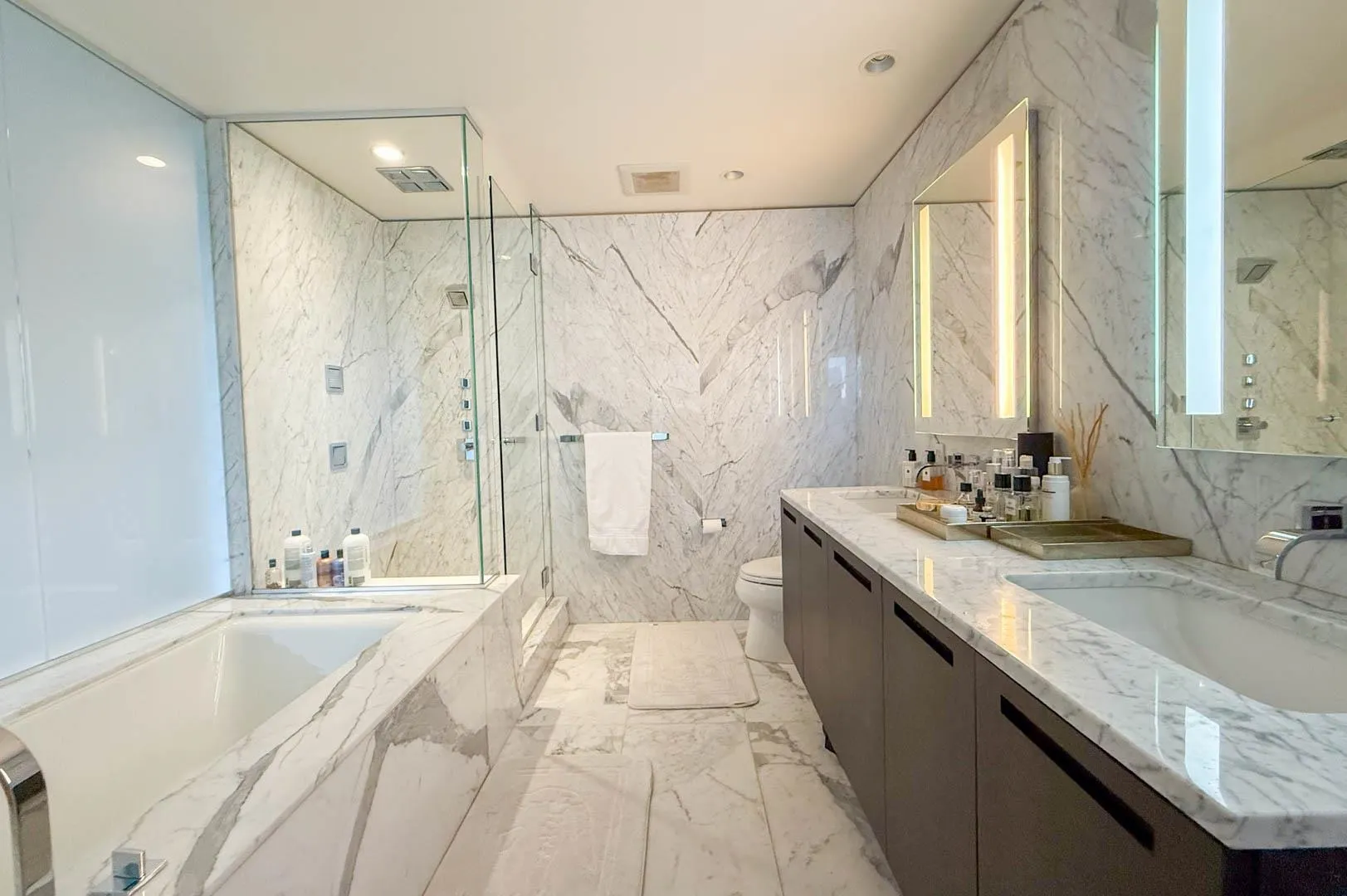 3007 1011 W Cordova Street