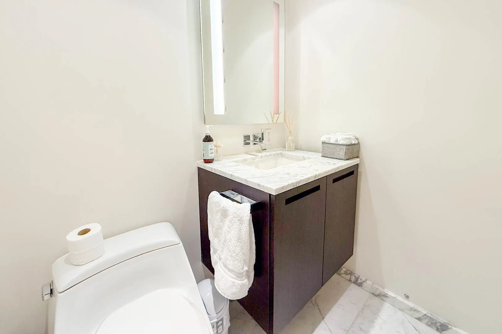 3007 1011 W Cordova Street