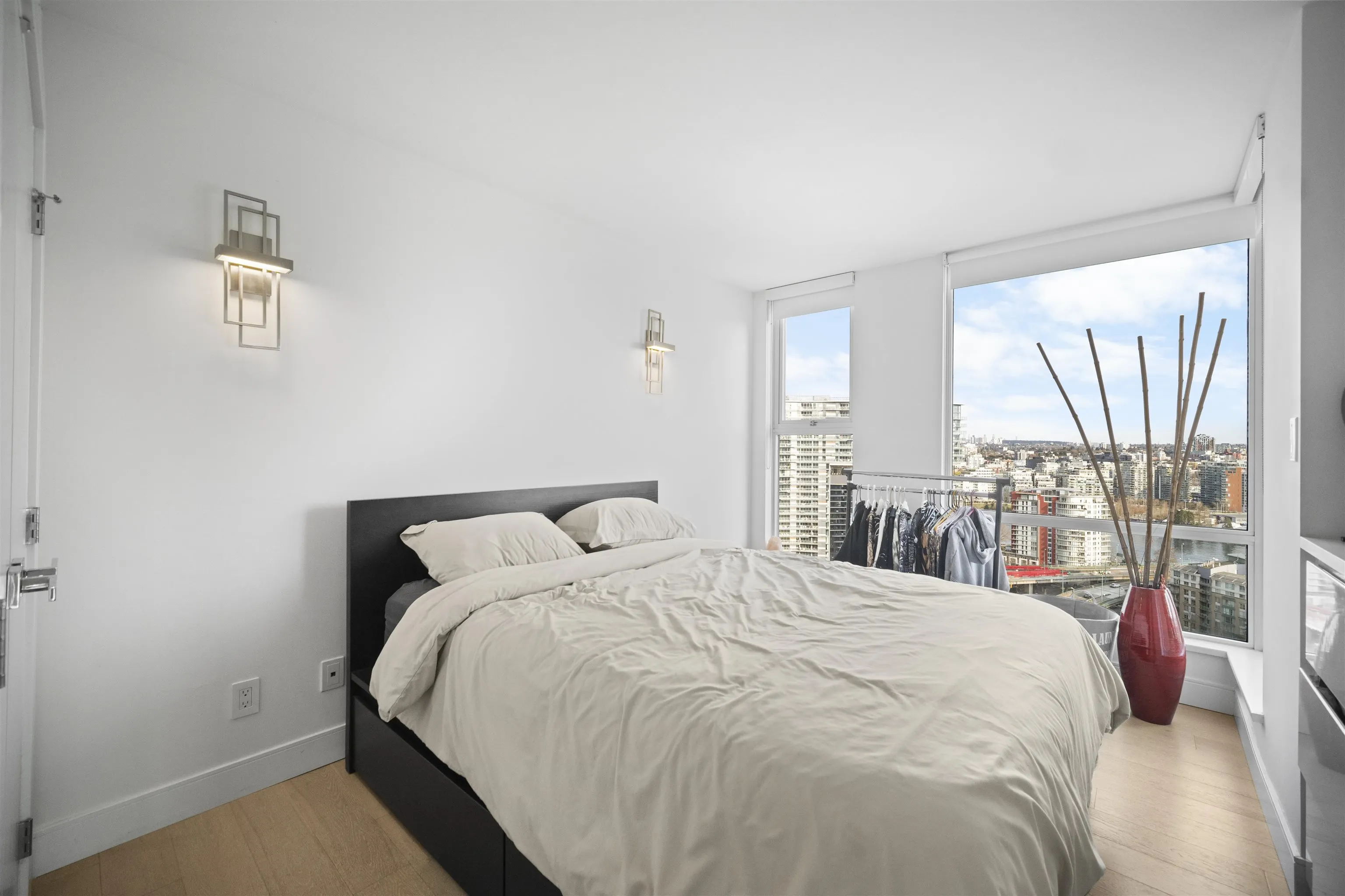 2906 1008 Cambie Street