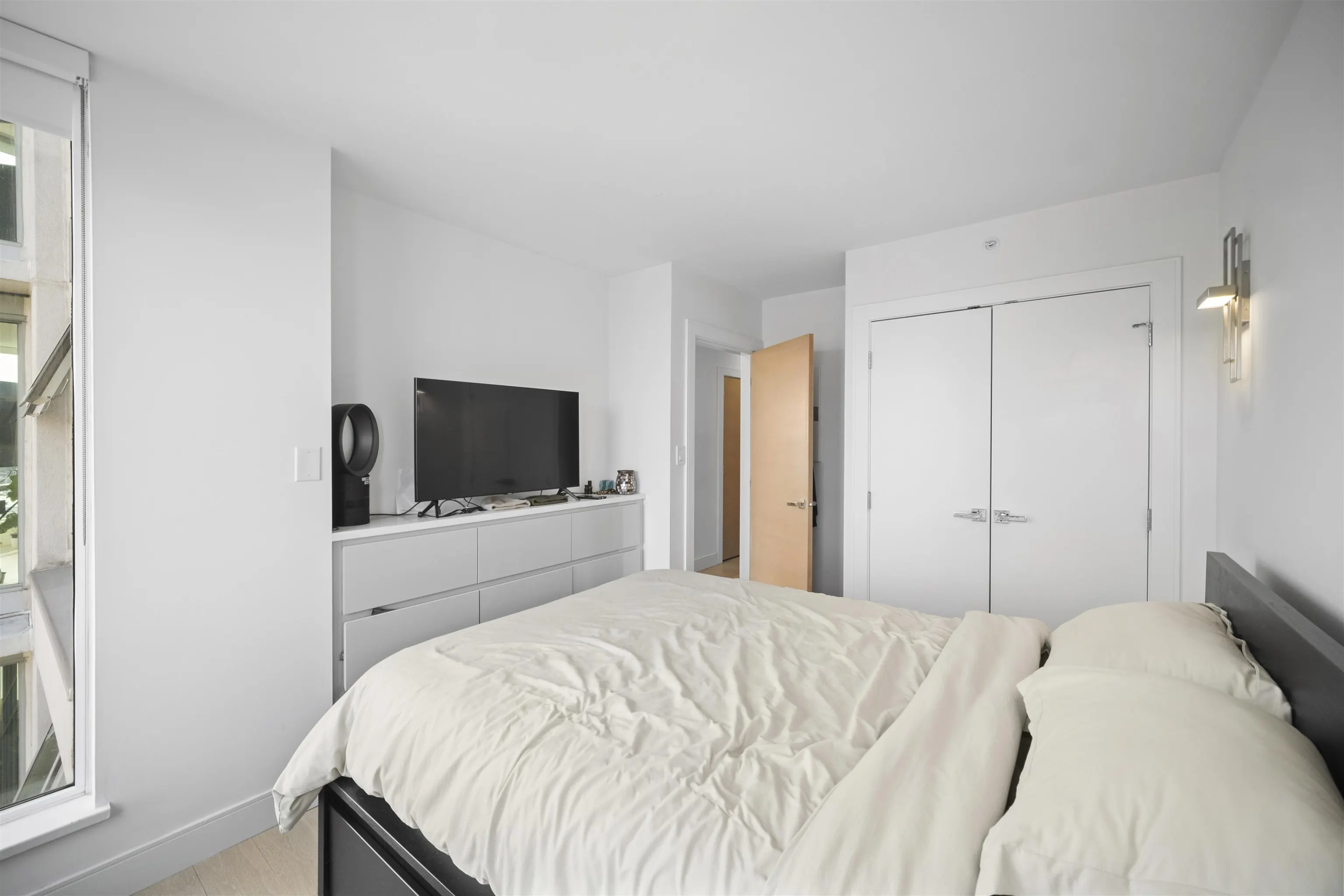 2906 1008 Cambie Street