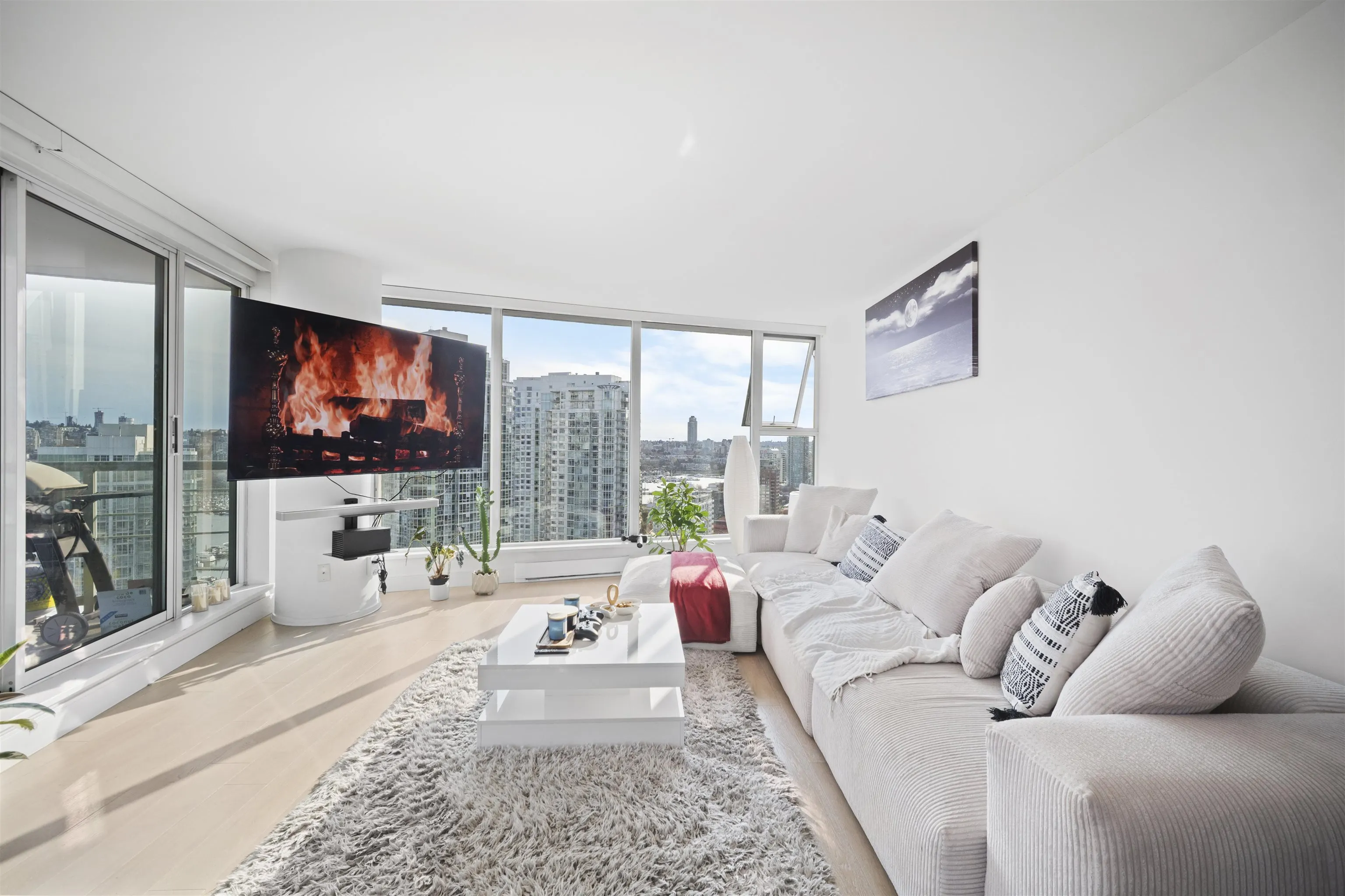 2906 1008 Cambie Street