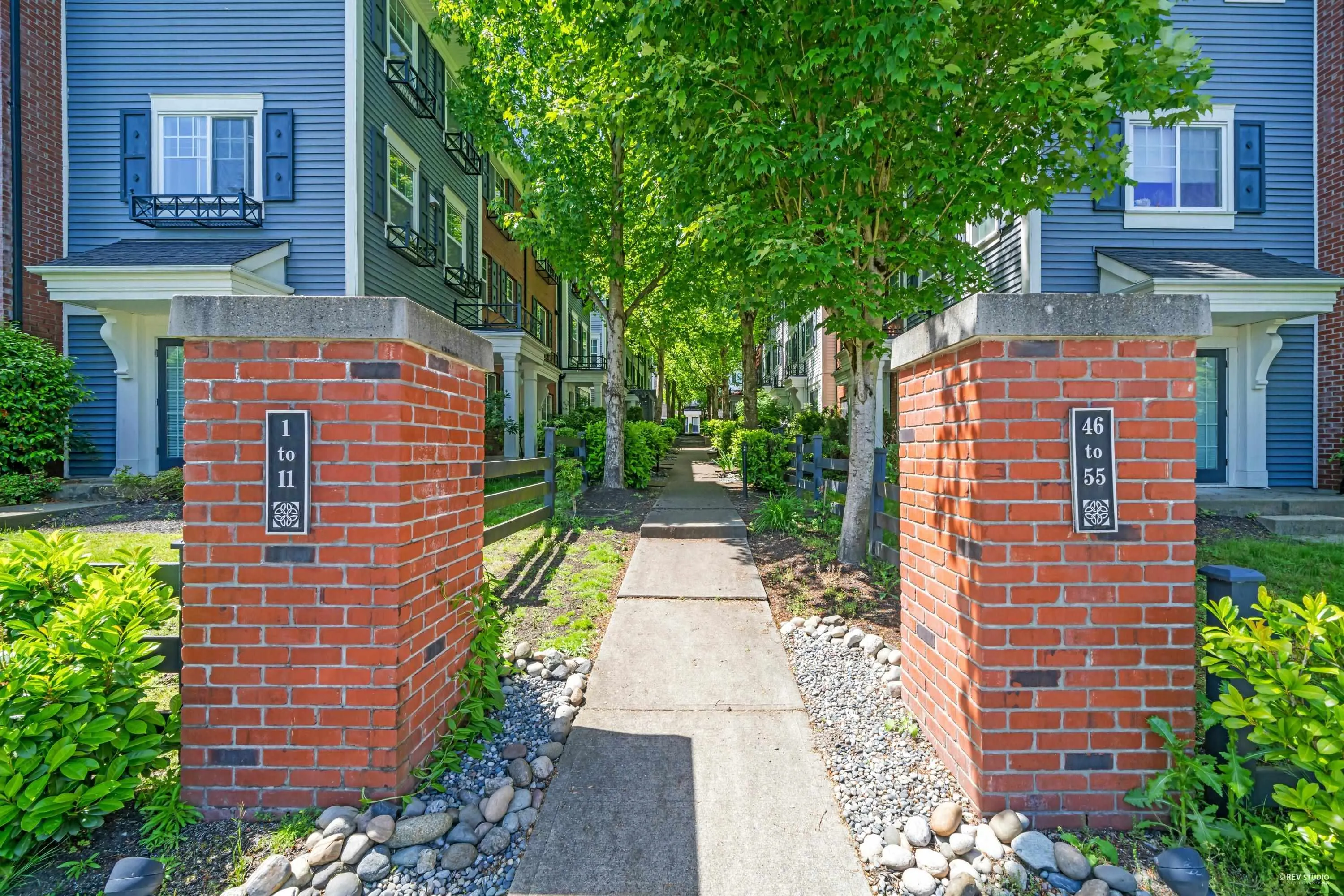 53 8767 162 Street