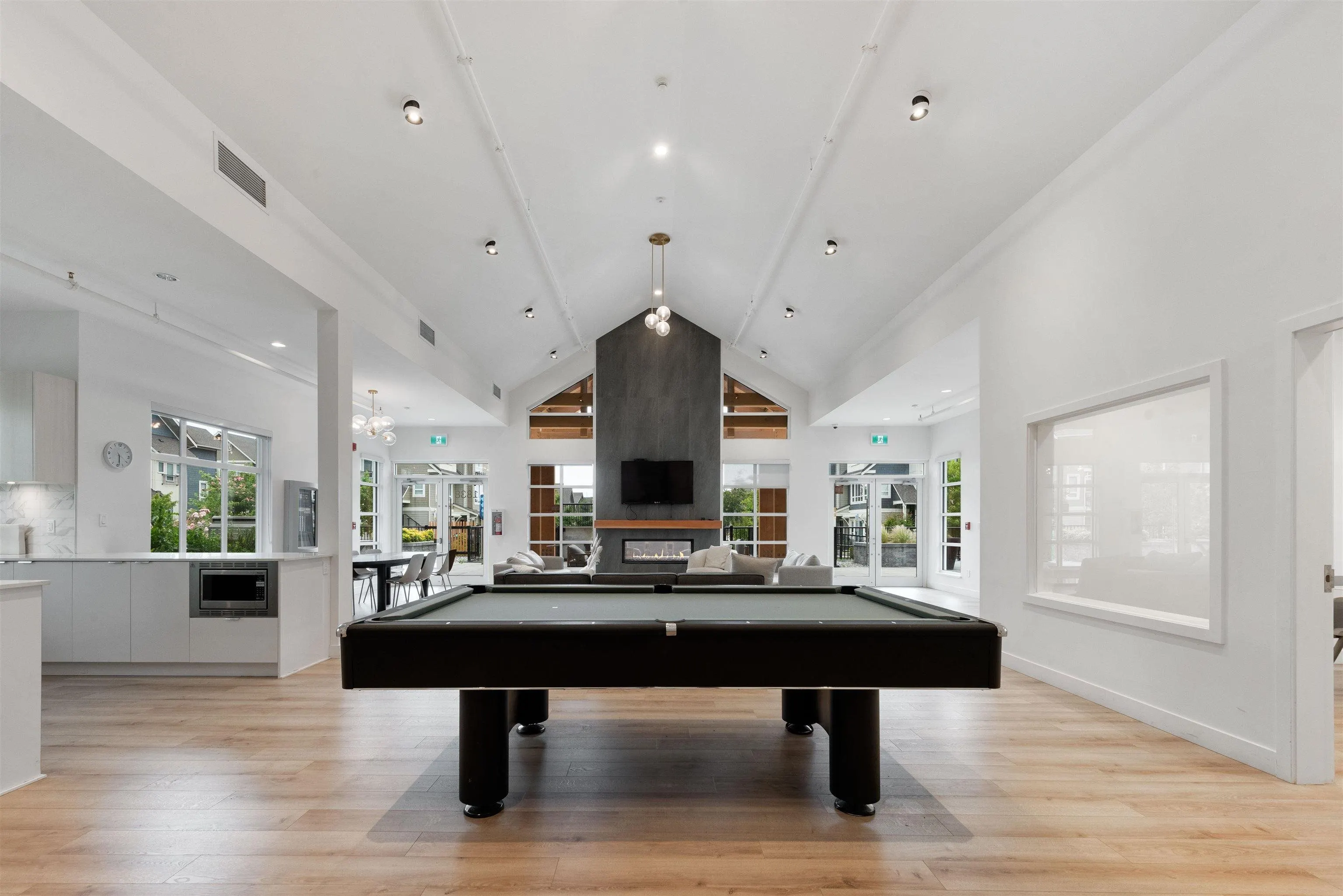 211 1792 Starling Drive