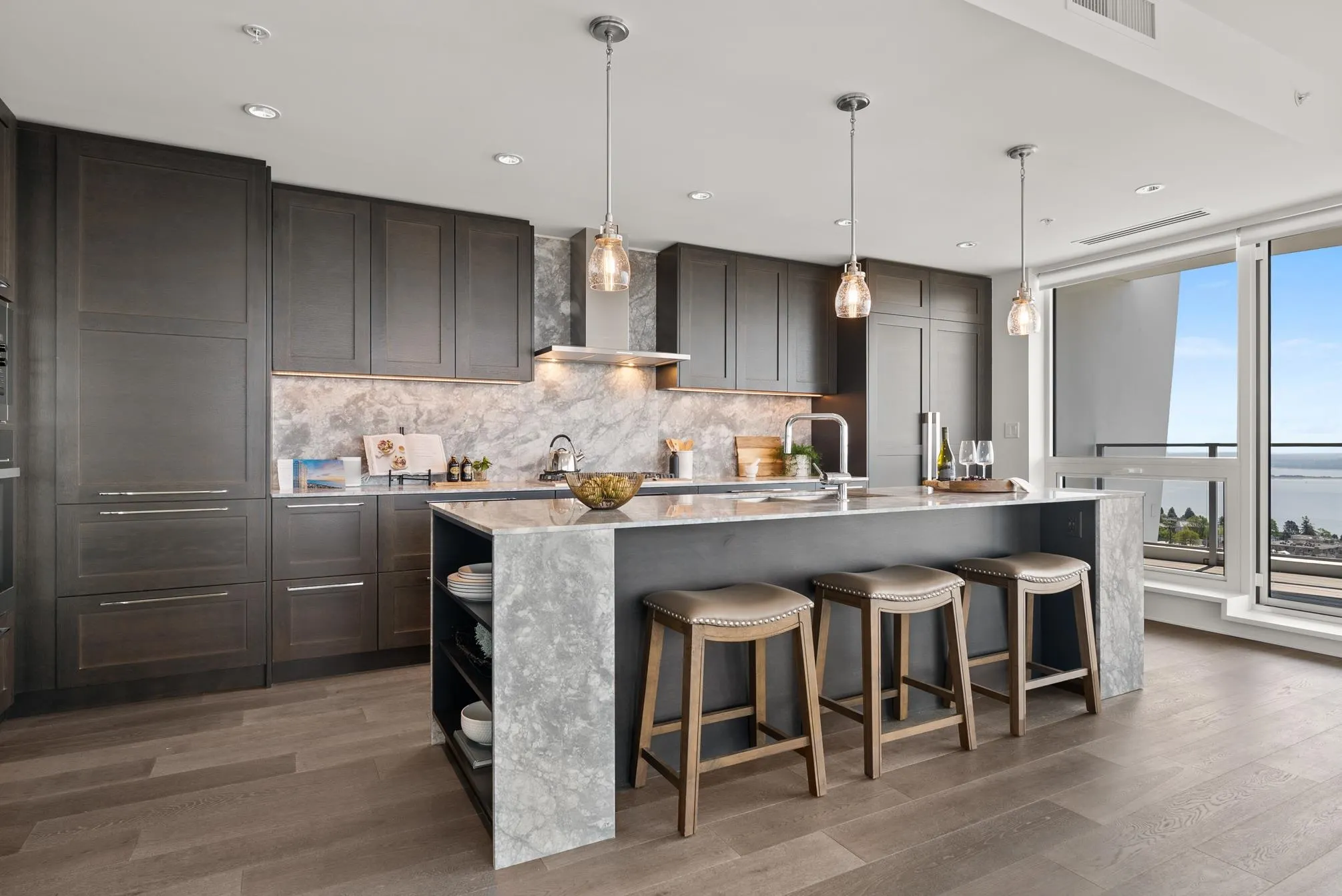 1701 1500 Martin Street