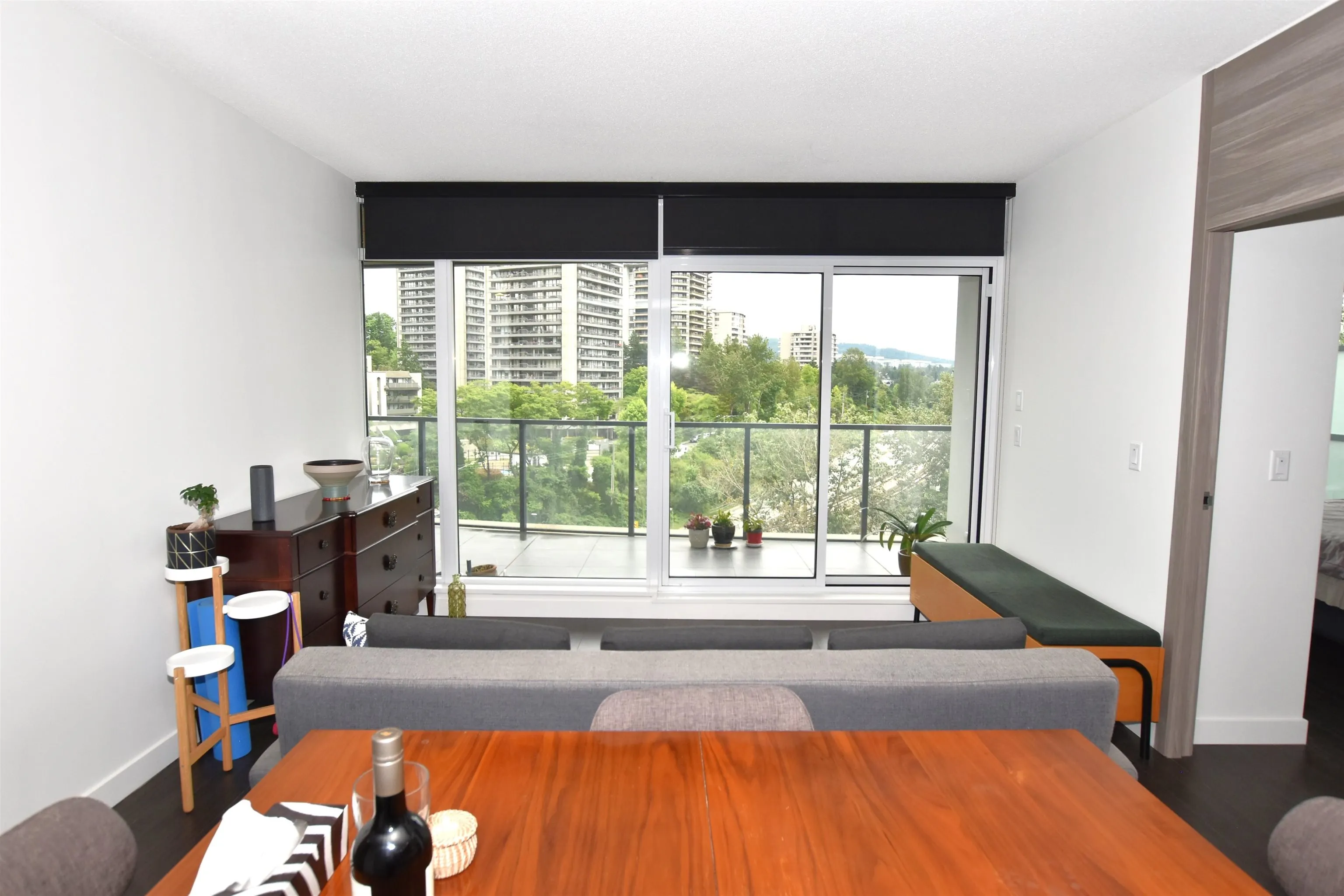 608 4890 Lougheed Highway