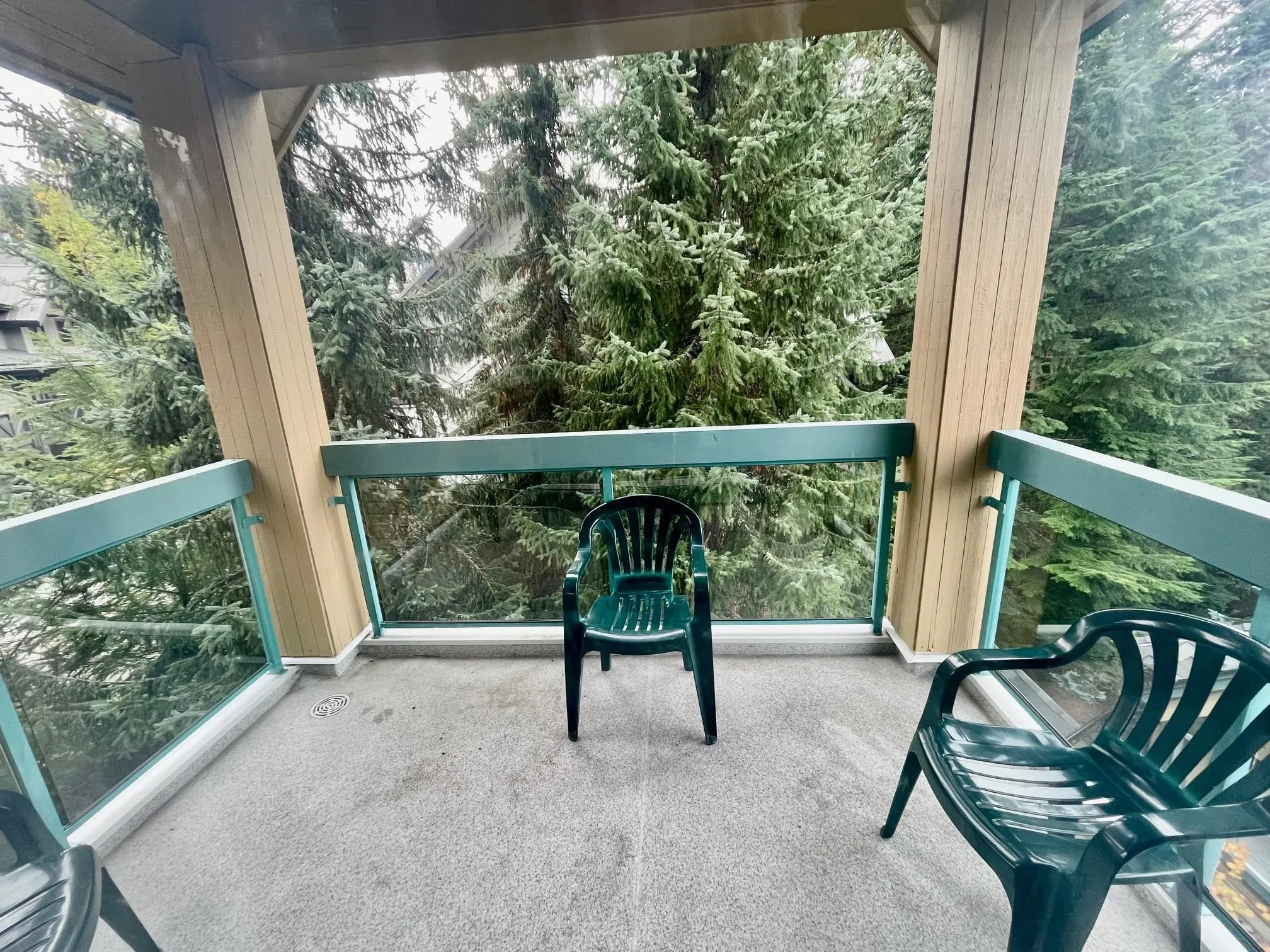 208 4865 Painted Cliff Road
