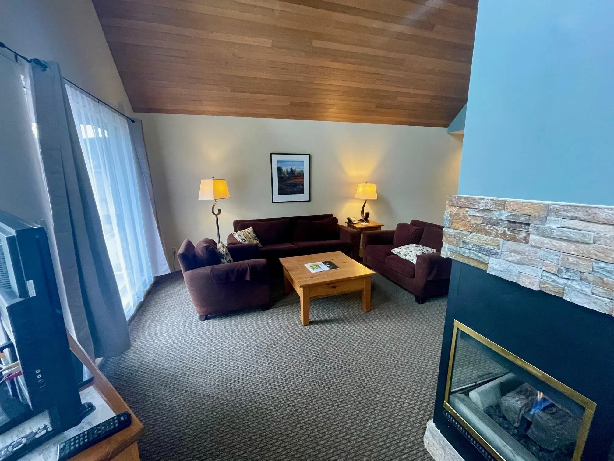 208 4865 Painted Cliff Road