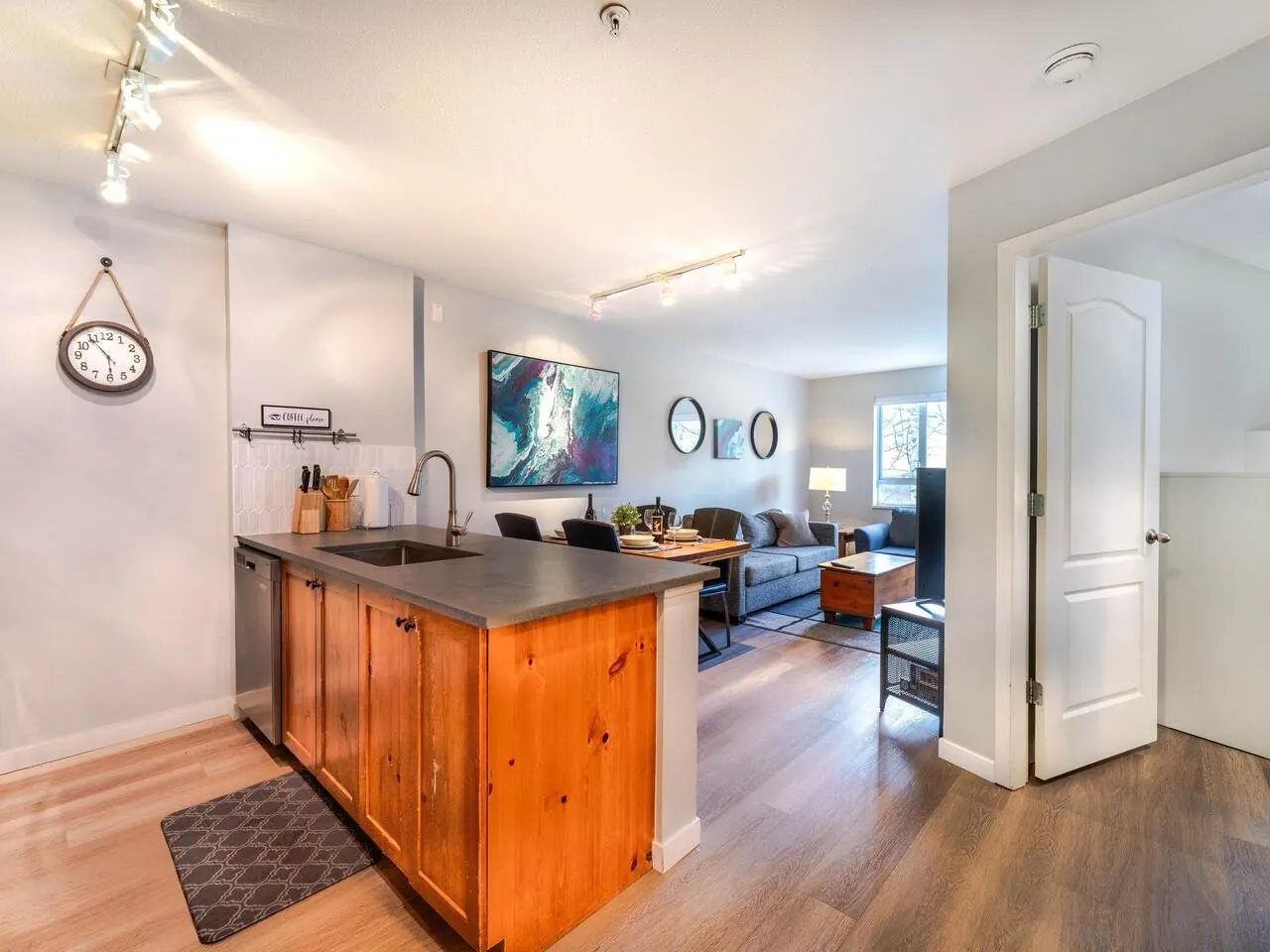 249 4314 Main Street