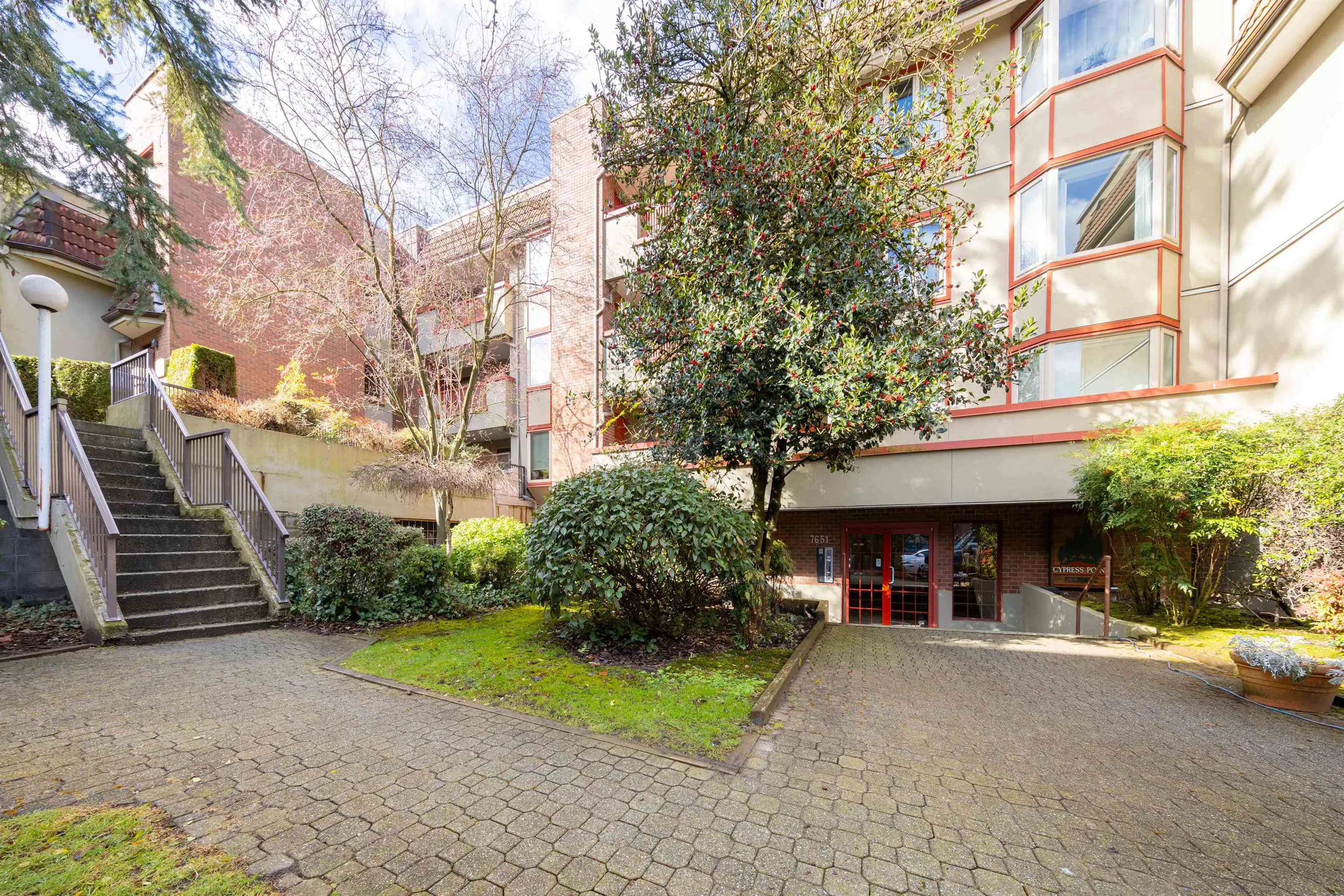 136 7651 Minoru Boulevard