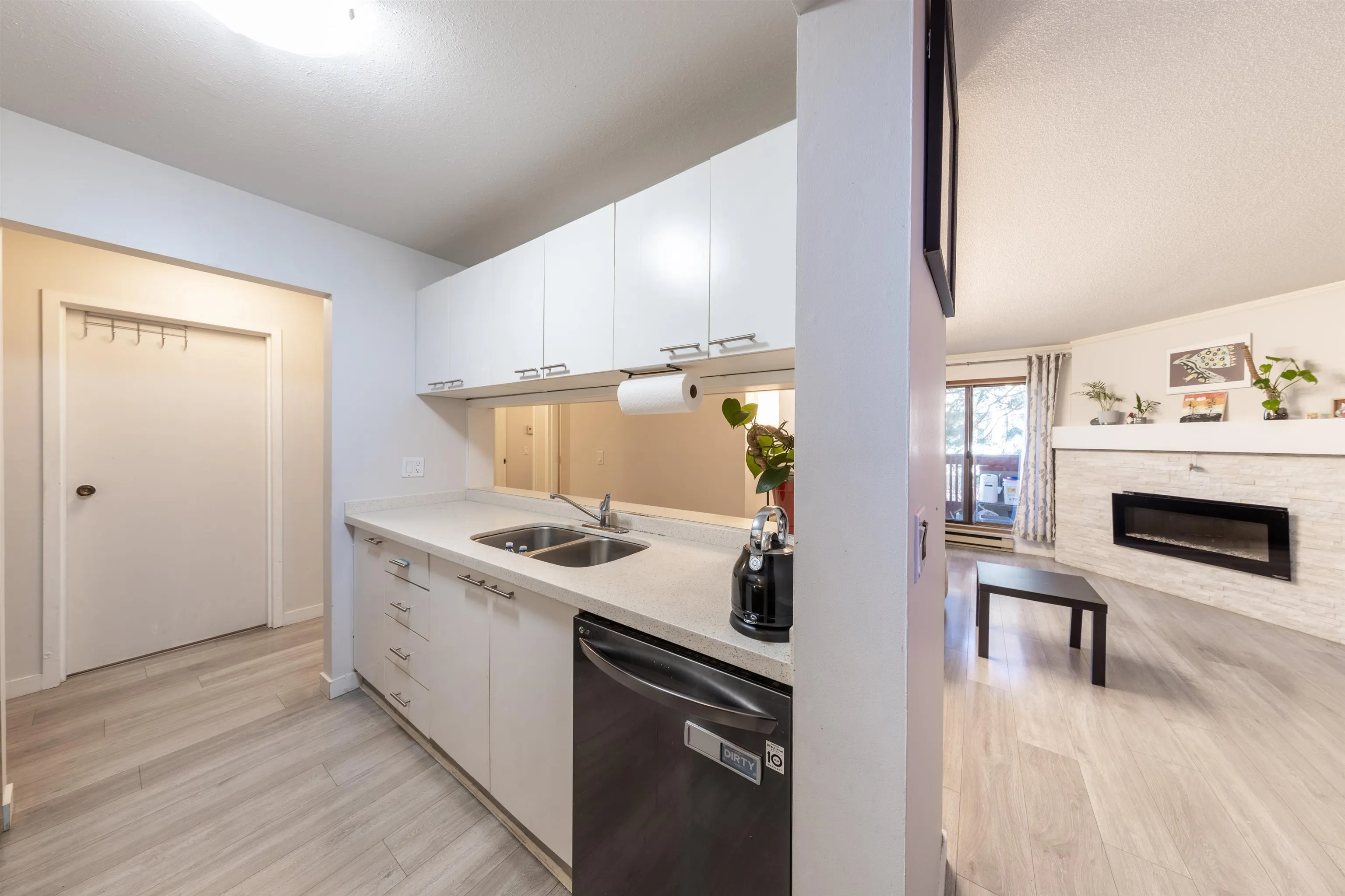136 7651 Minoru Boulevard