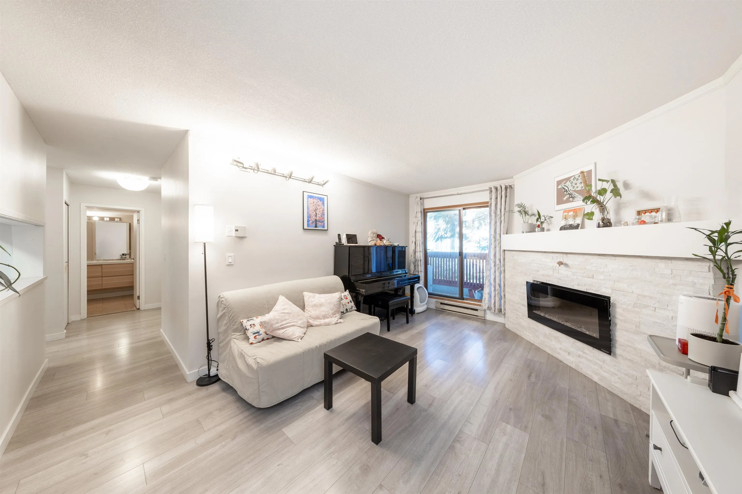 136 7651 Minoru Boulevard