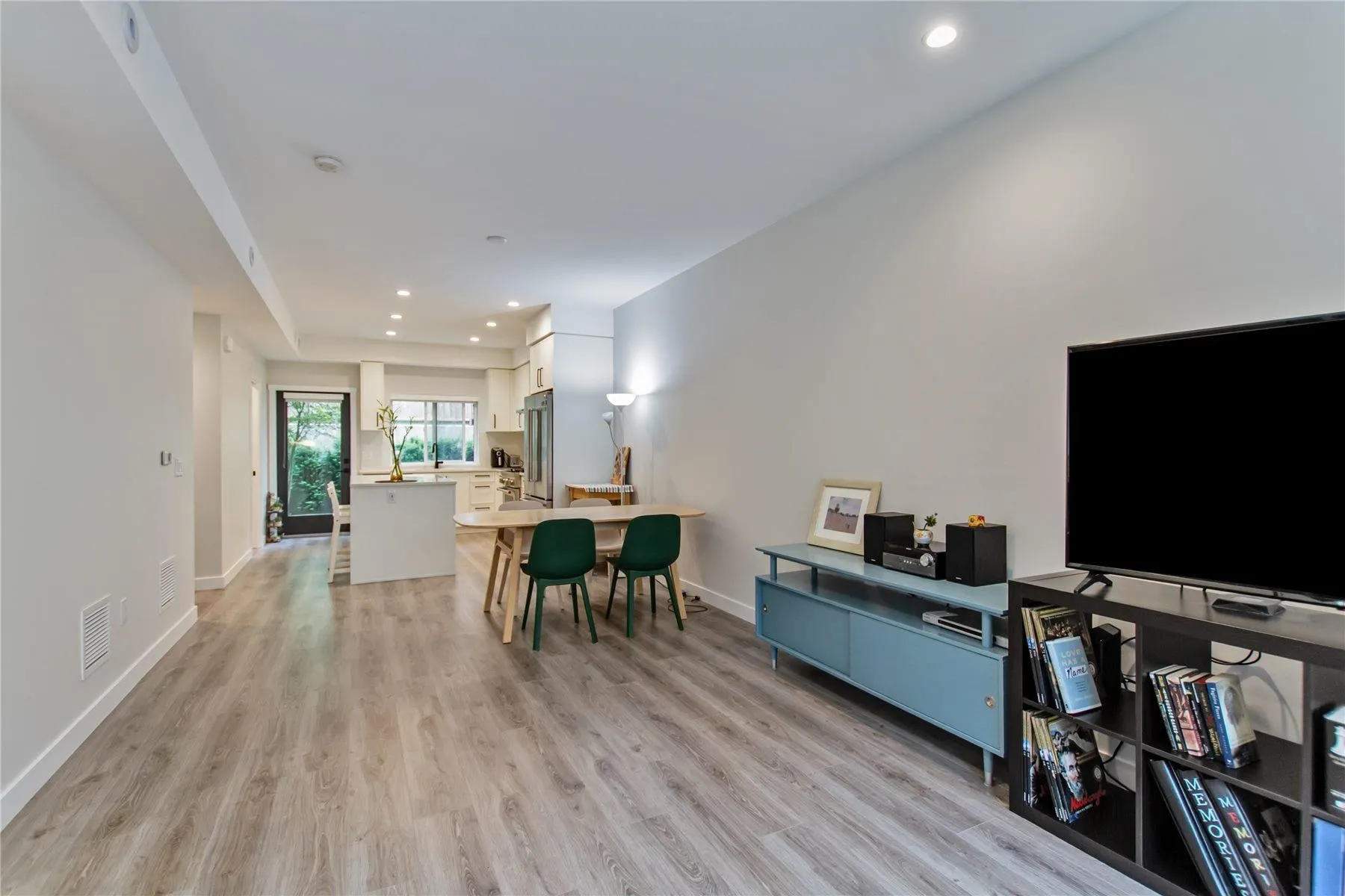 19 50 Seaview Drive