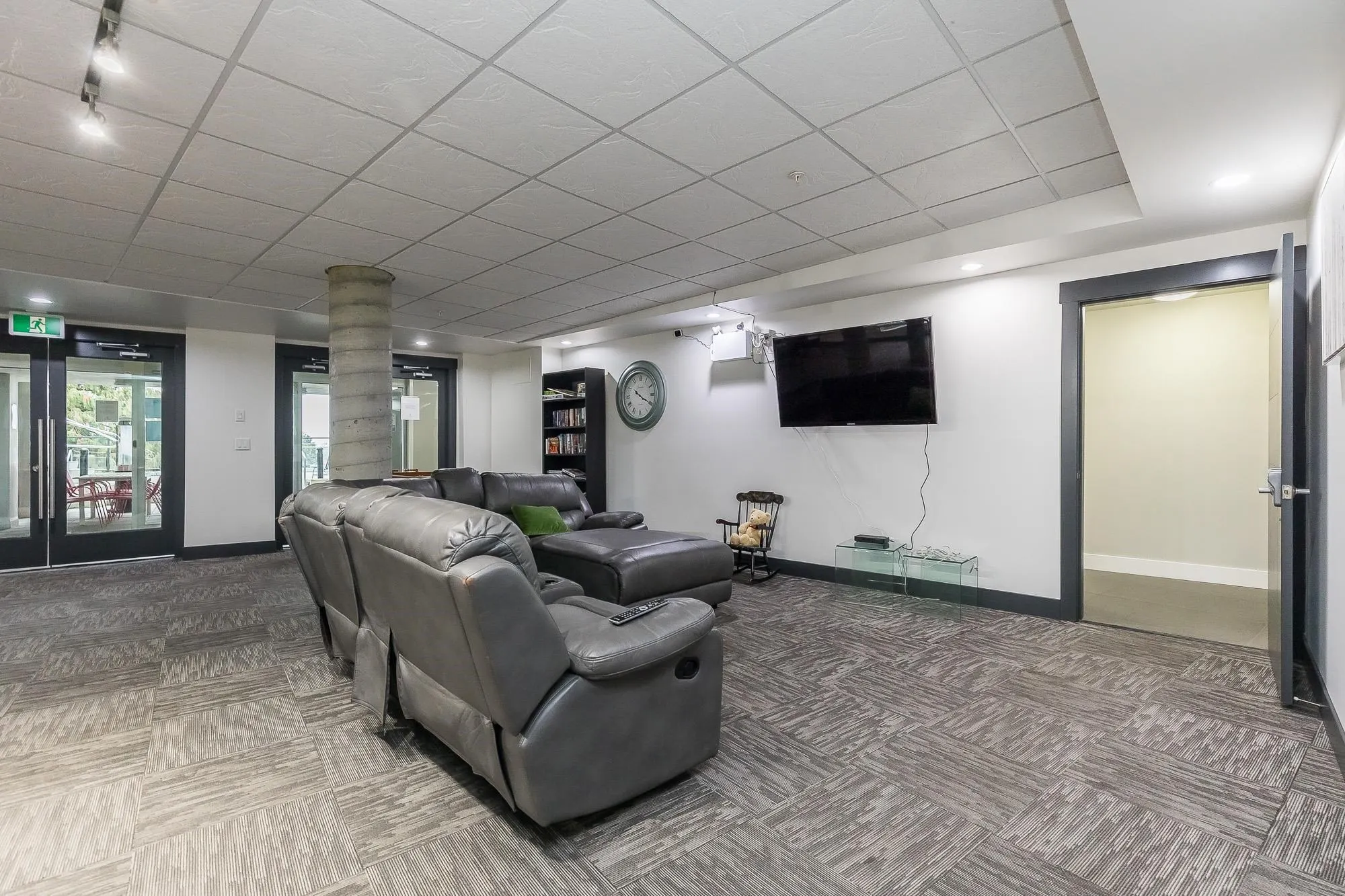 2 2238 Whatcom Road
