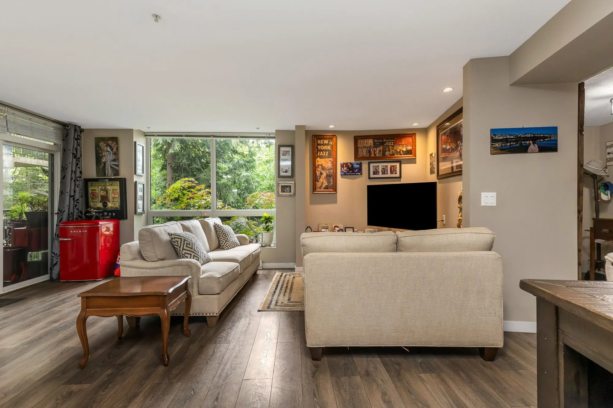 2 2238 Whatcom Road