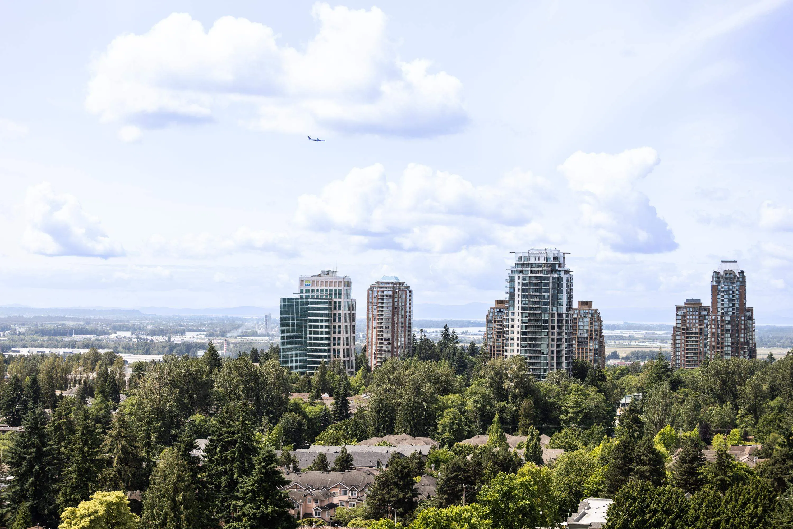 1210 7388 Kingsway