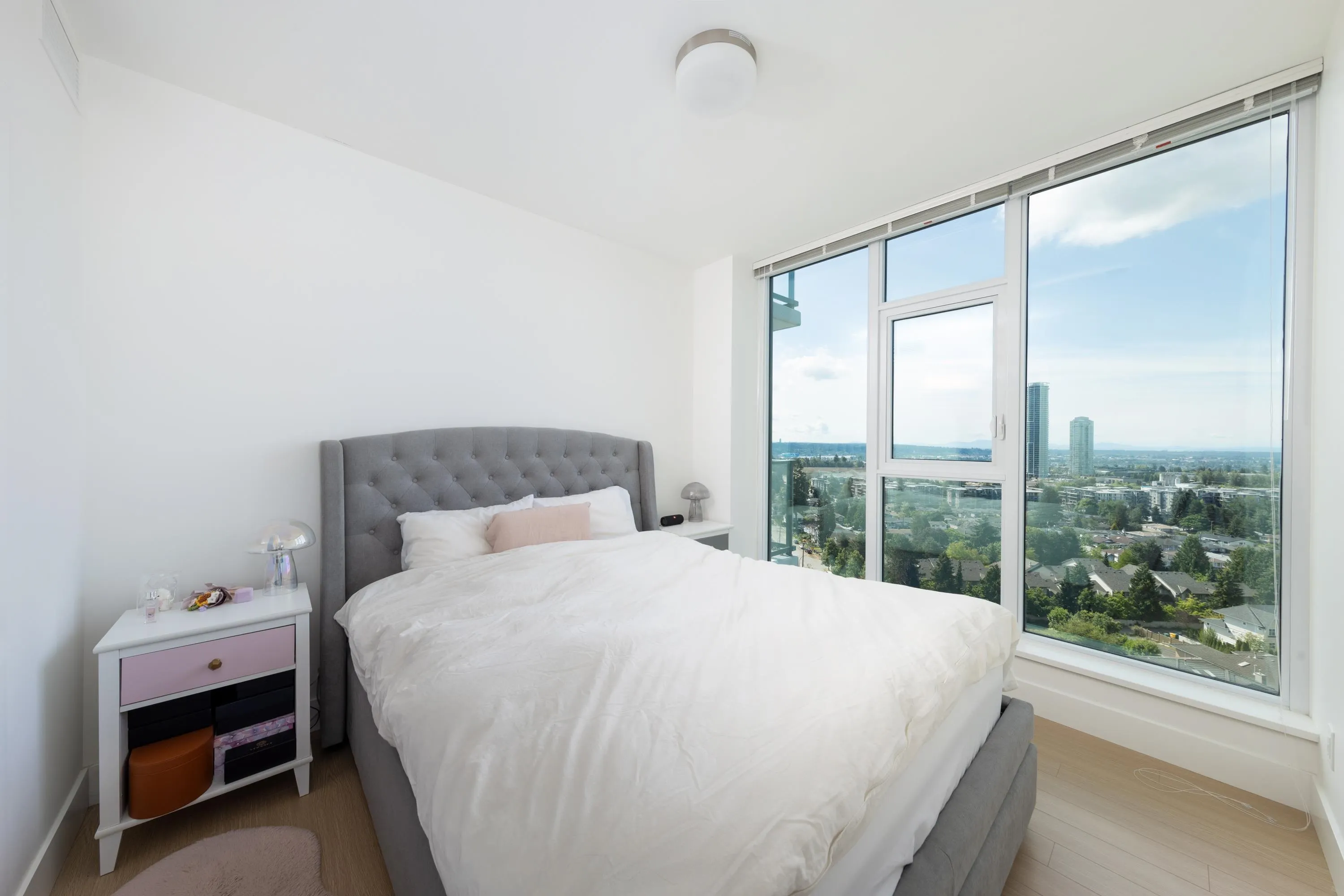 1210 7388 Kingsway