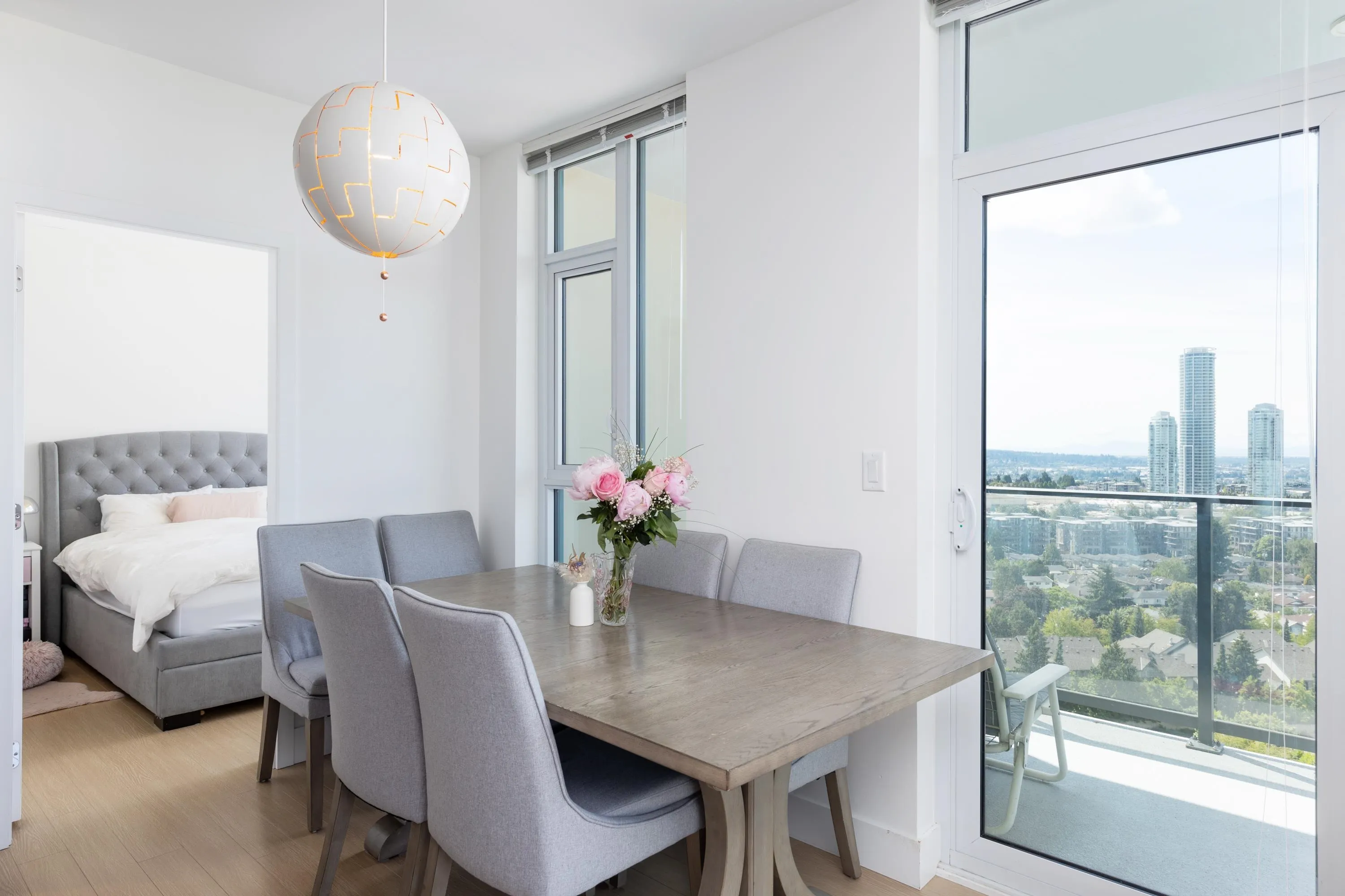 1210 7388 Kingsway