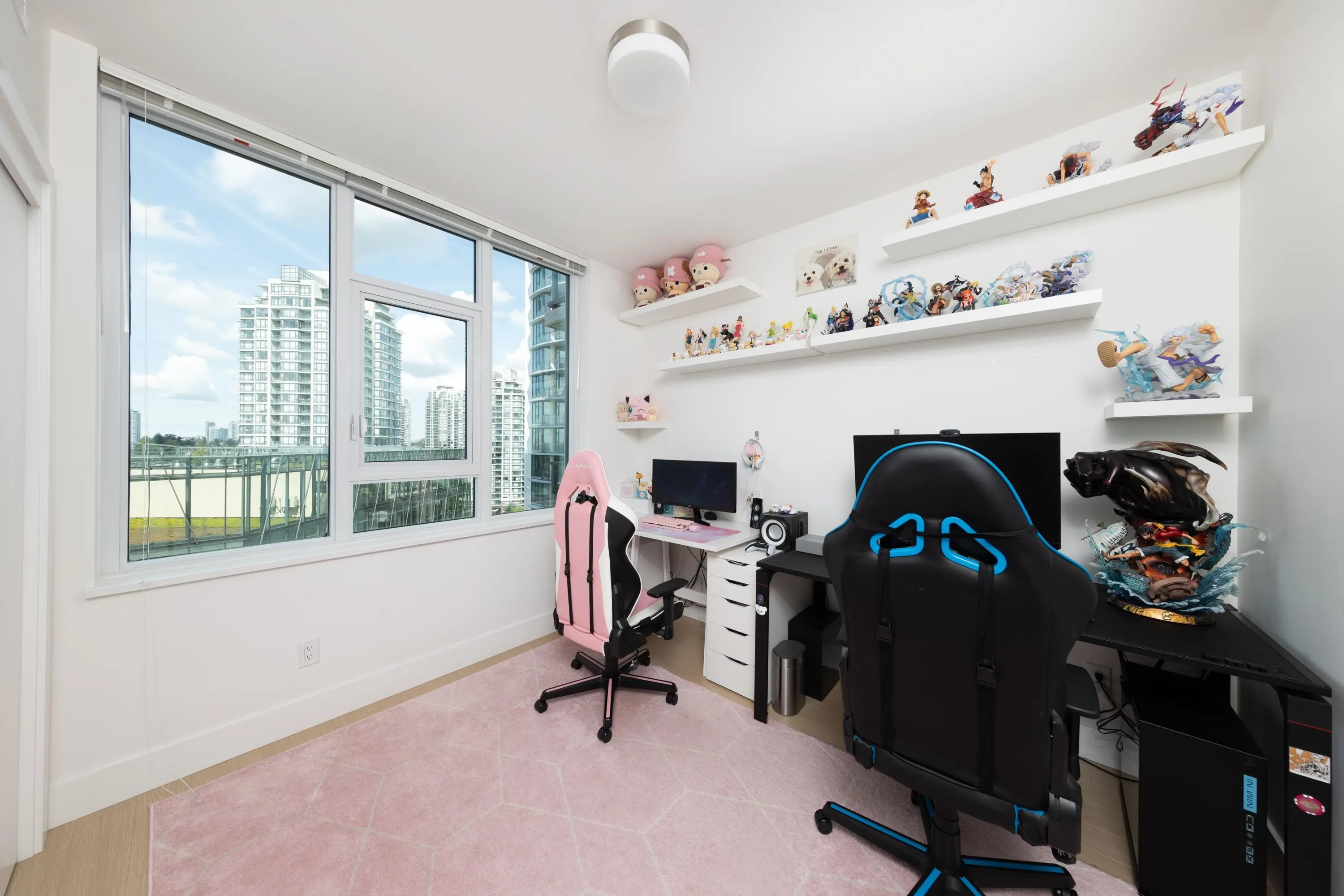 1210 7388 Kingsway