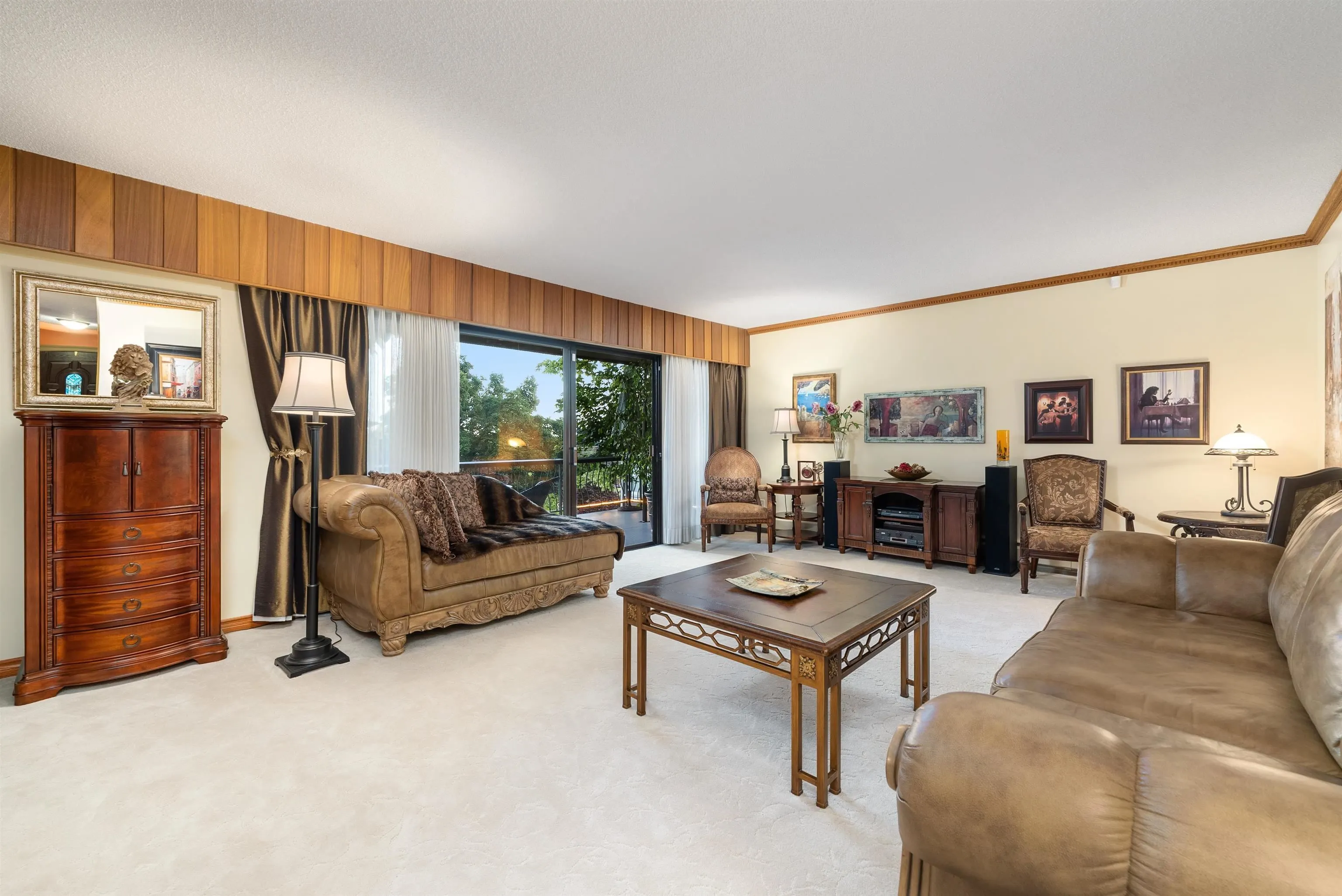 140 E 8th Avenue
