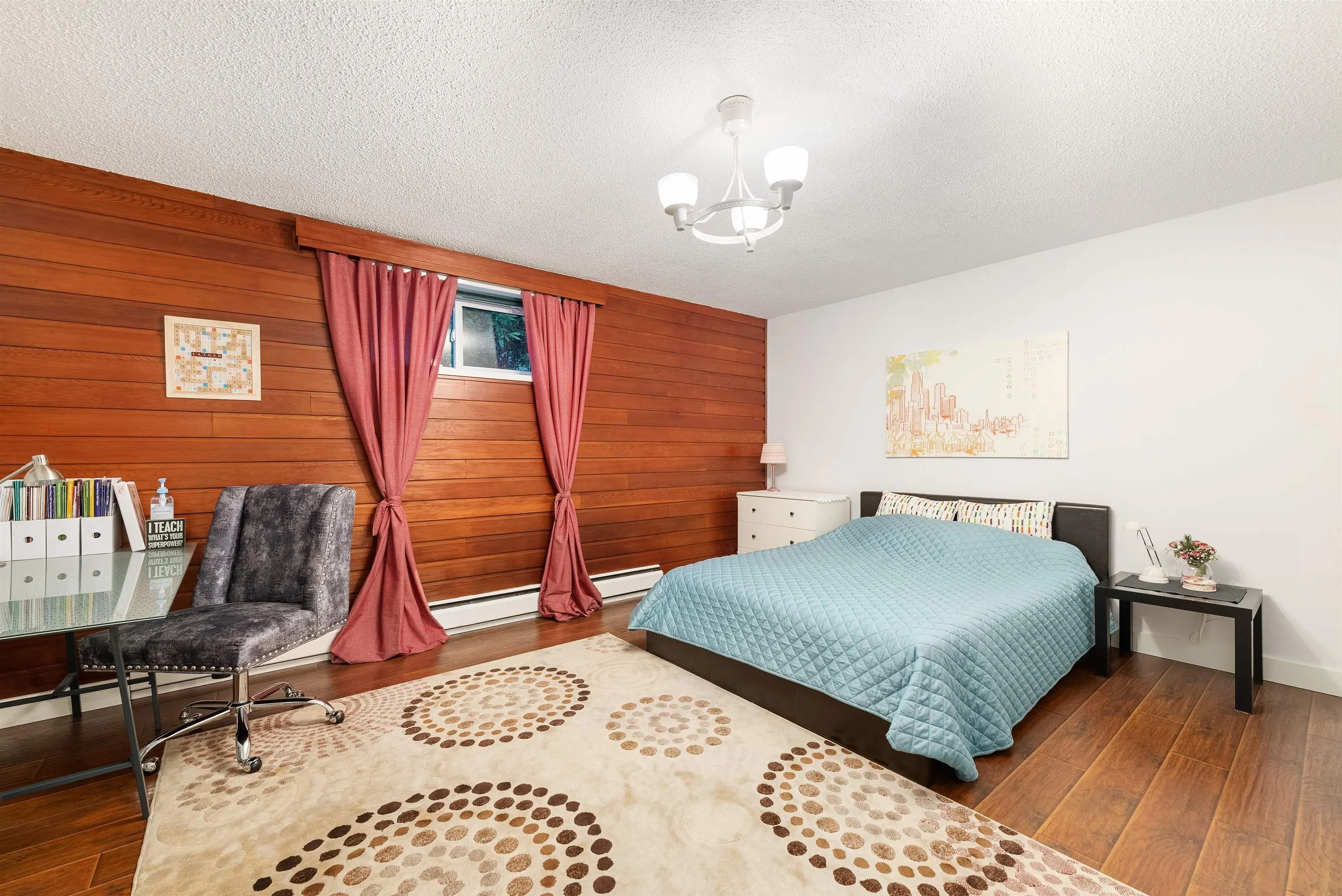 140 E 8th Avenue