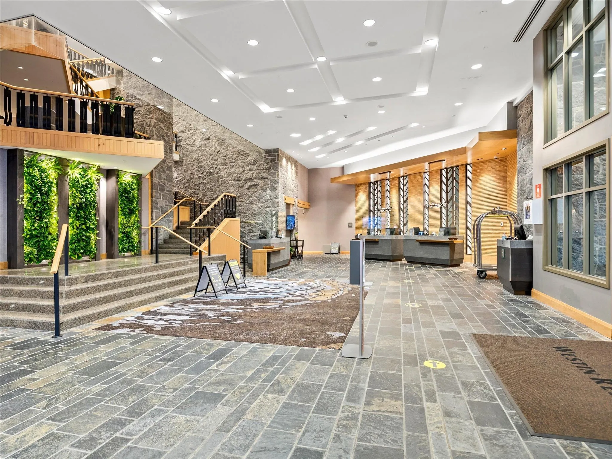 978 4090 Whistler Way