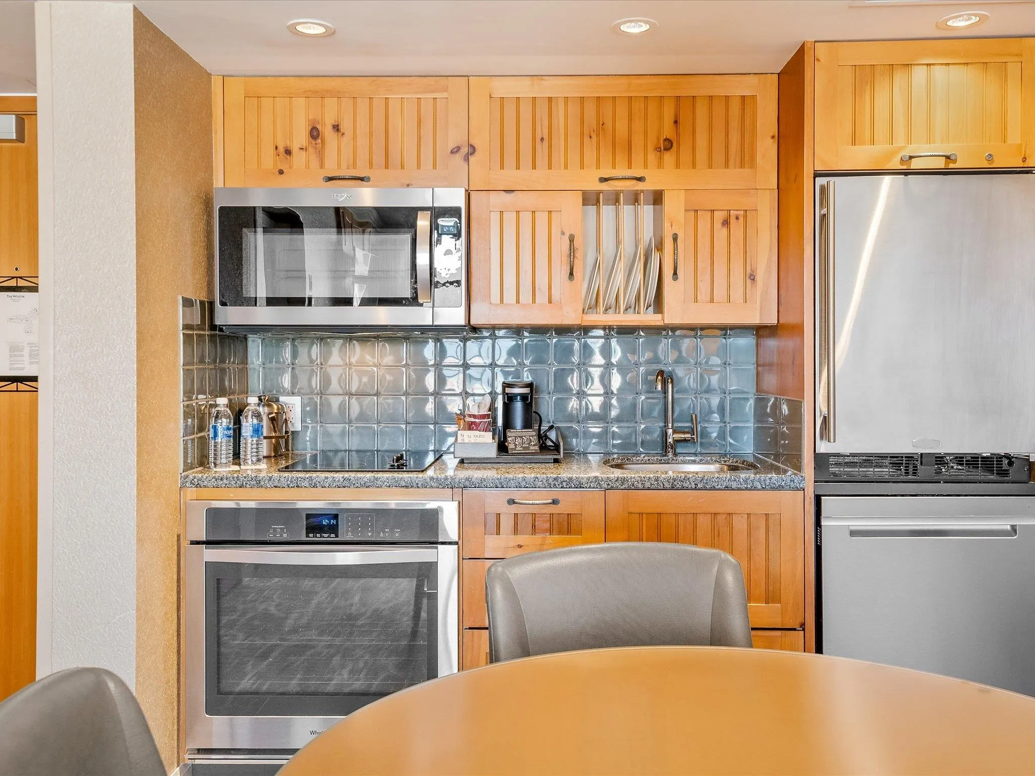 978 4090 Whistler Way