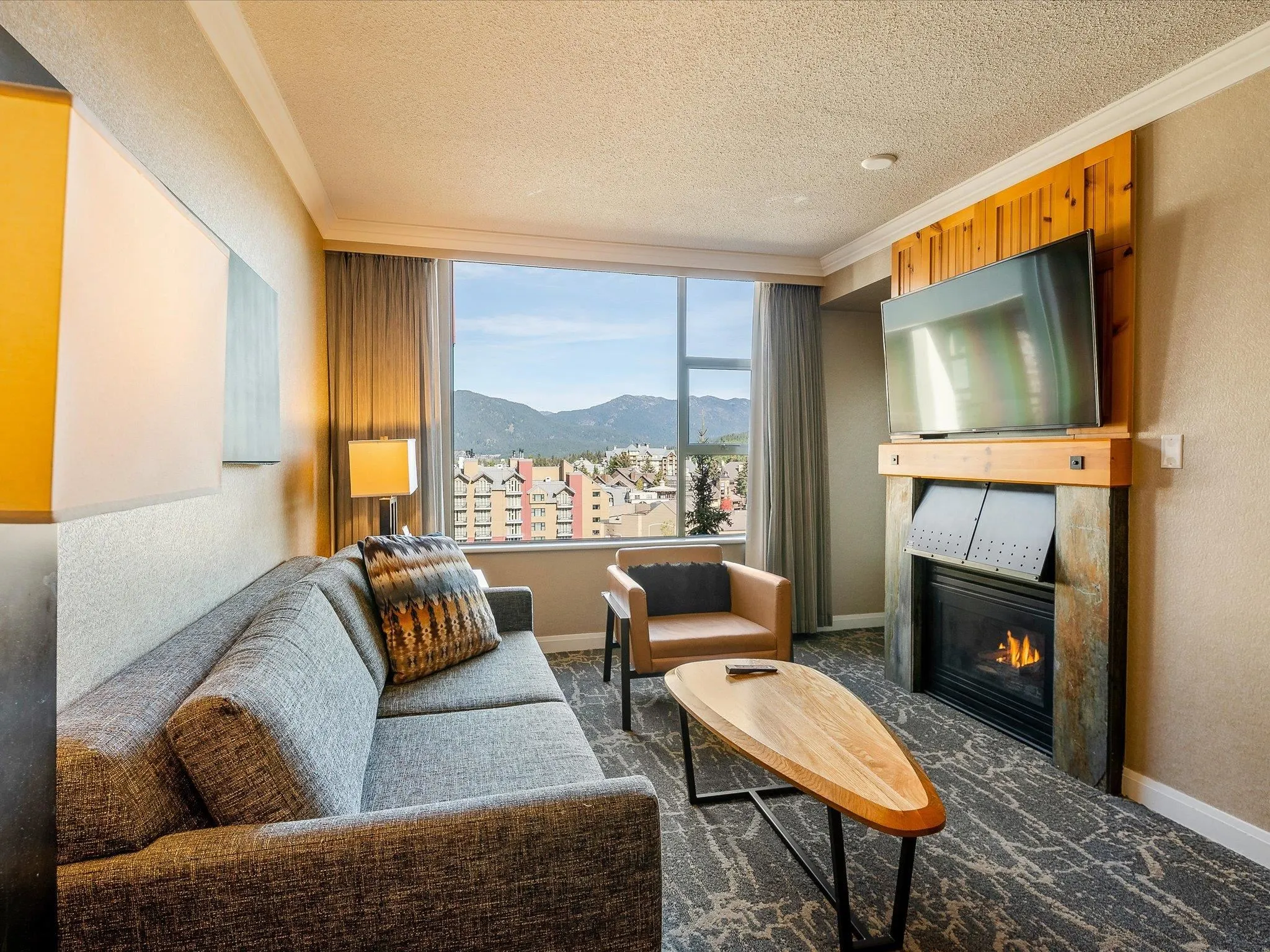 978 4090 Whistler Way