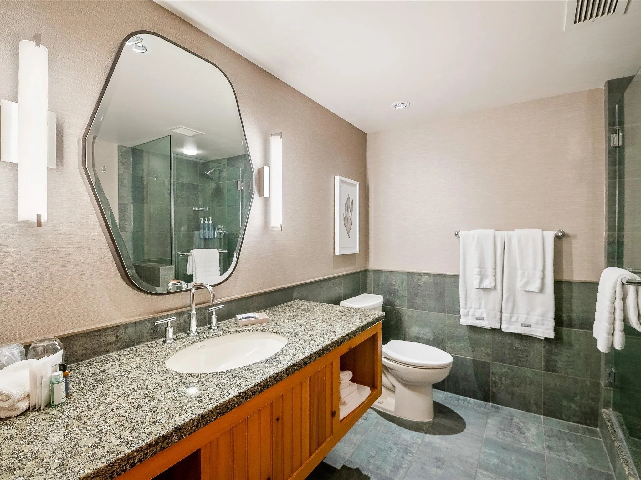 978 4090 Whistler Way